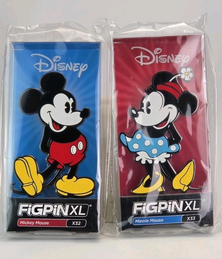FiGPiN XL Disney Mickey Mouse X32 & Minnie Mouse X33 Enamel Pin Lot of 2 New