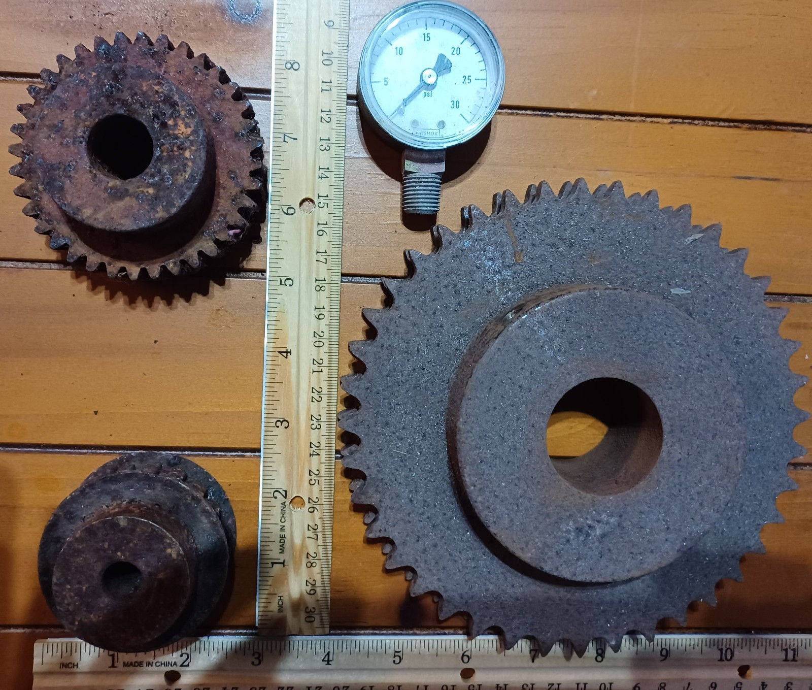 LOT 3 Cast Iron Industrial GEAR SPROCKET Lamp Base STEAMPUNK +GAUGE ART ETC 001 LOT 3 Cast Iron Industrial GEAR SPROCKET Lamp Base STEAMPUNK +GAUGE ART ETC 001