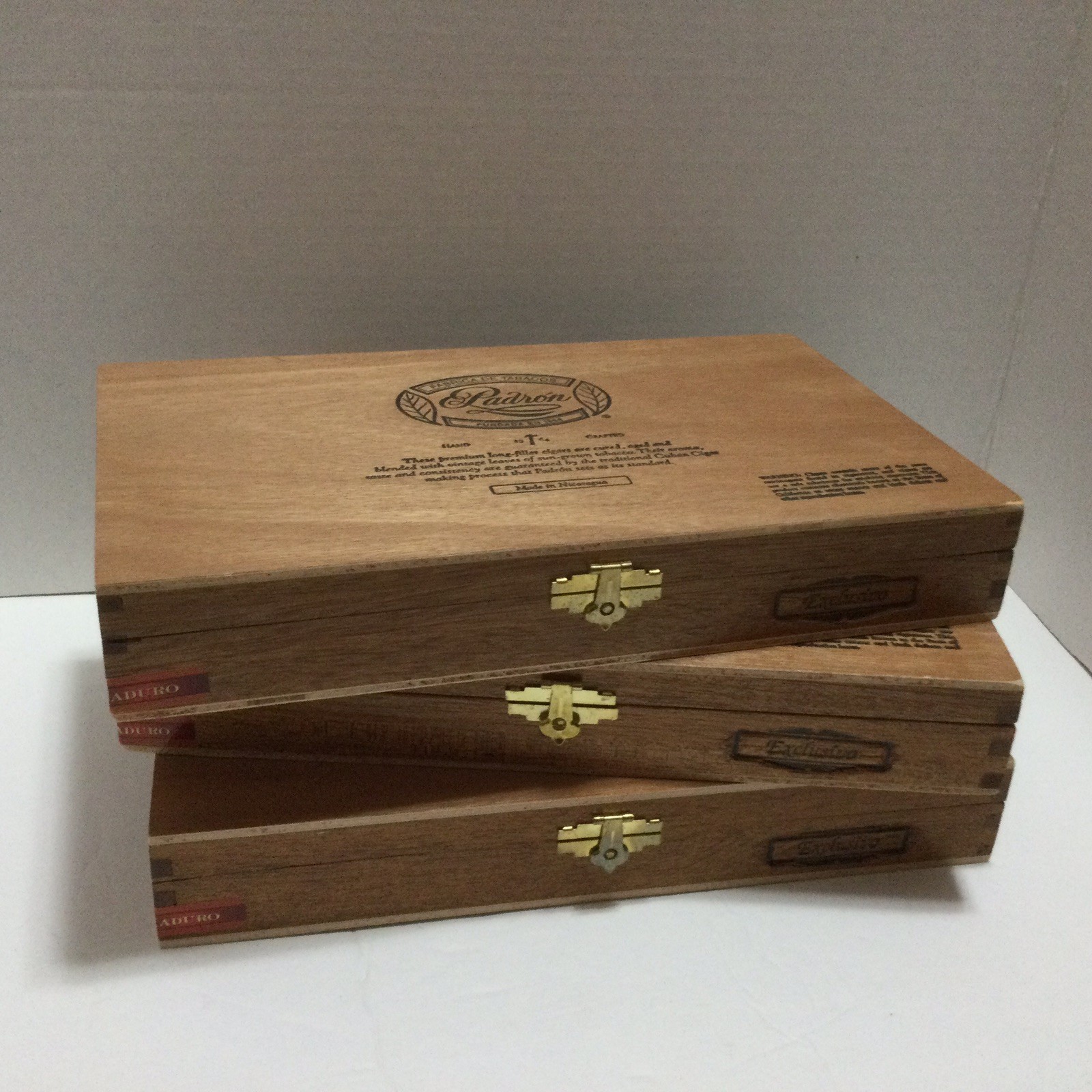 Padron Exclusivo Maduro Empty Wooden Cigar Box Hinged Lid Front Clasp Crafts Padron Exclusivo Maduro Empty Wooden Cigar Box Hinged Lid Front Clasp Crafts