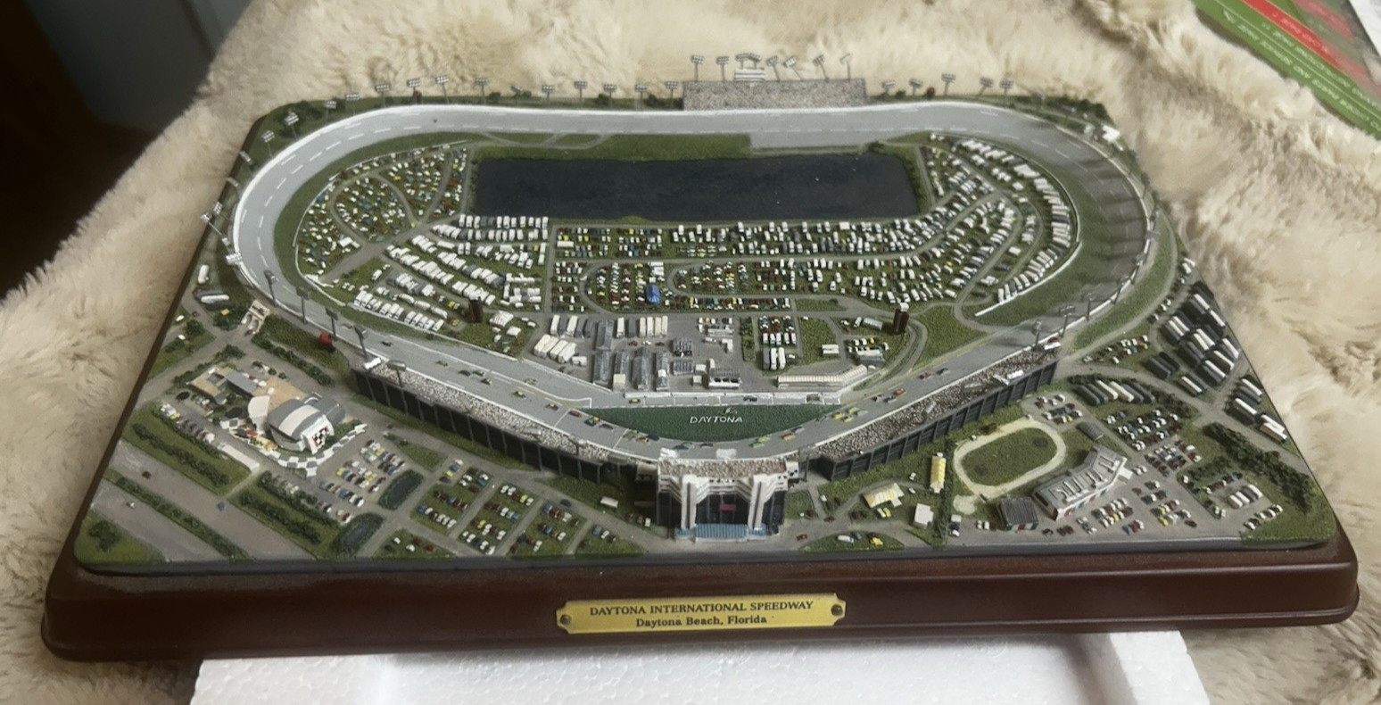 THE DANBURY MINT DAYTONA INTERNATIONAL SPEEDWAY  500 NASCAR REPLICA MODEL