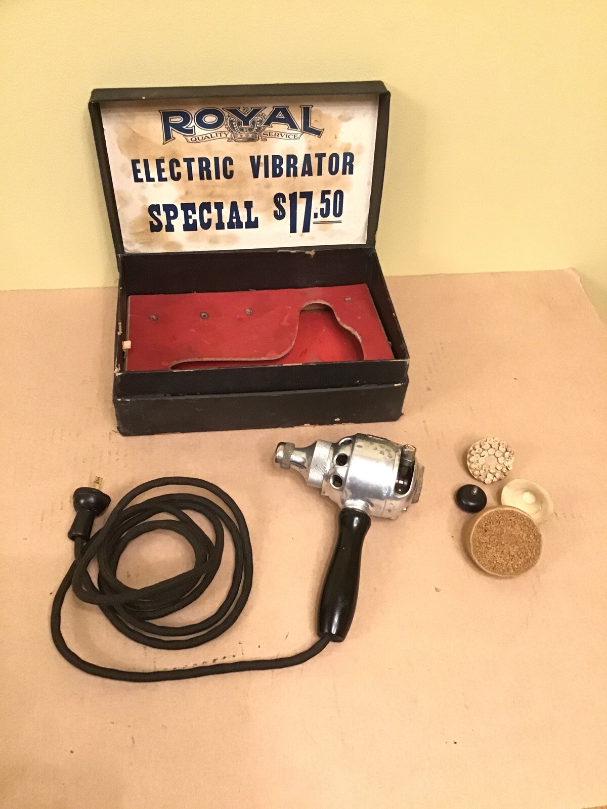 Vintage 1920’s 30’s Royal Electric Vibrator w/Massagers Box Working Stage Prop