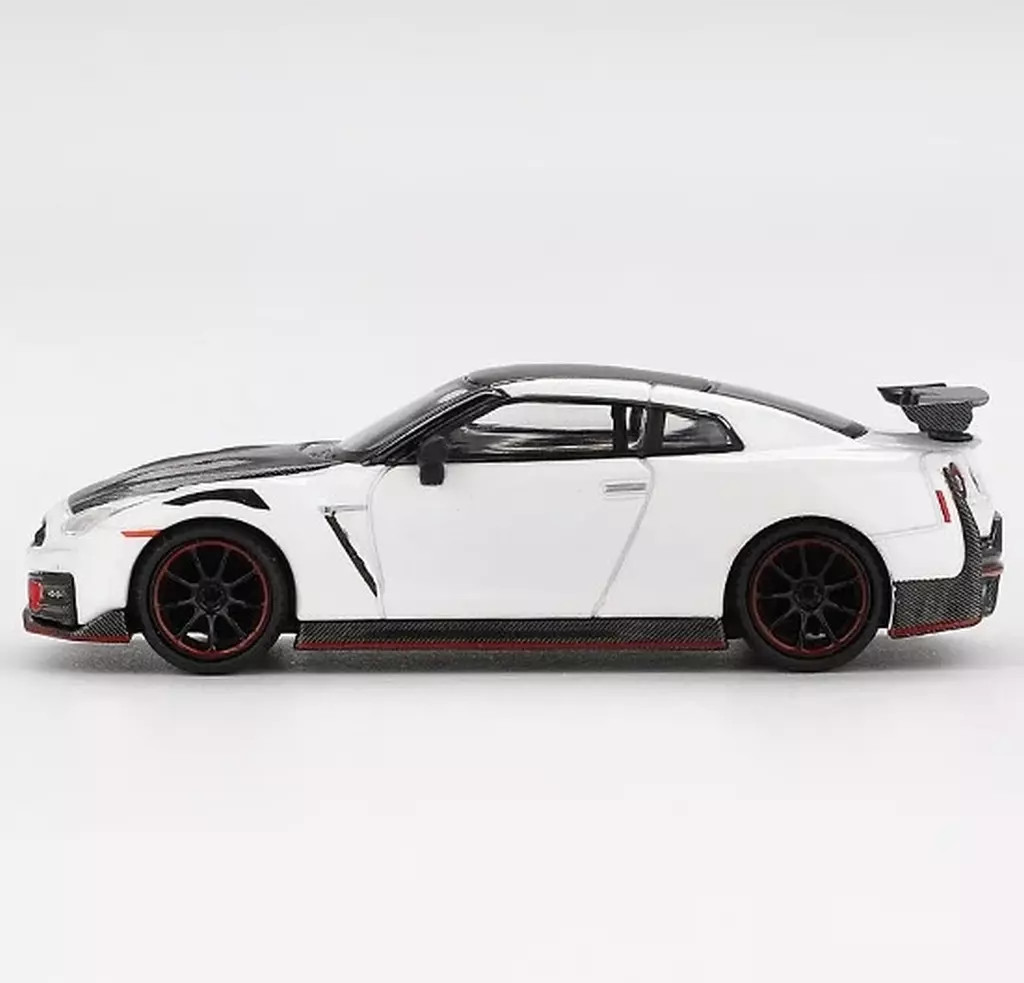 1/64 TSM Model Nissan GT-R Nismo 2024 Brilliant White Pearl RHD MGT01045-R Dieca