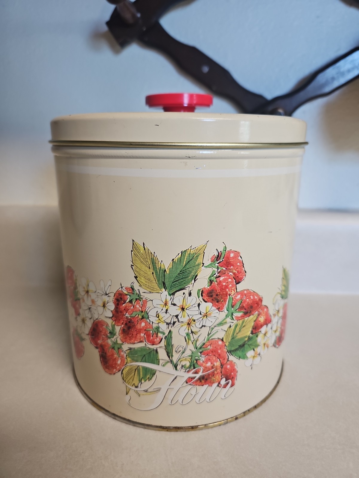 Vintage Strawberry Kitchen Tin Flour Container 1981 Pentron Industries, Inc