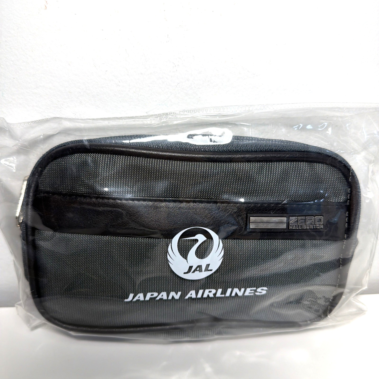 SEALED Japan Airlines JAL Business Class Amenity Kit Pouch Zero Halliburton Gray