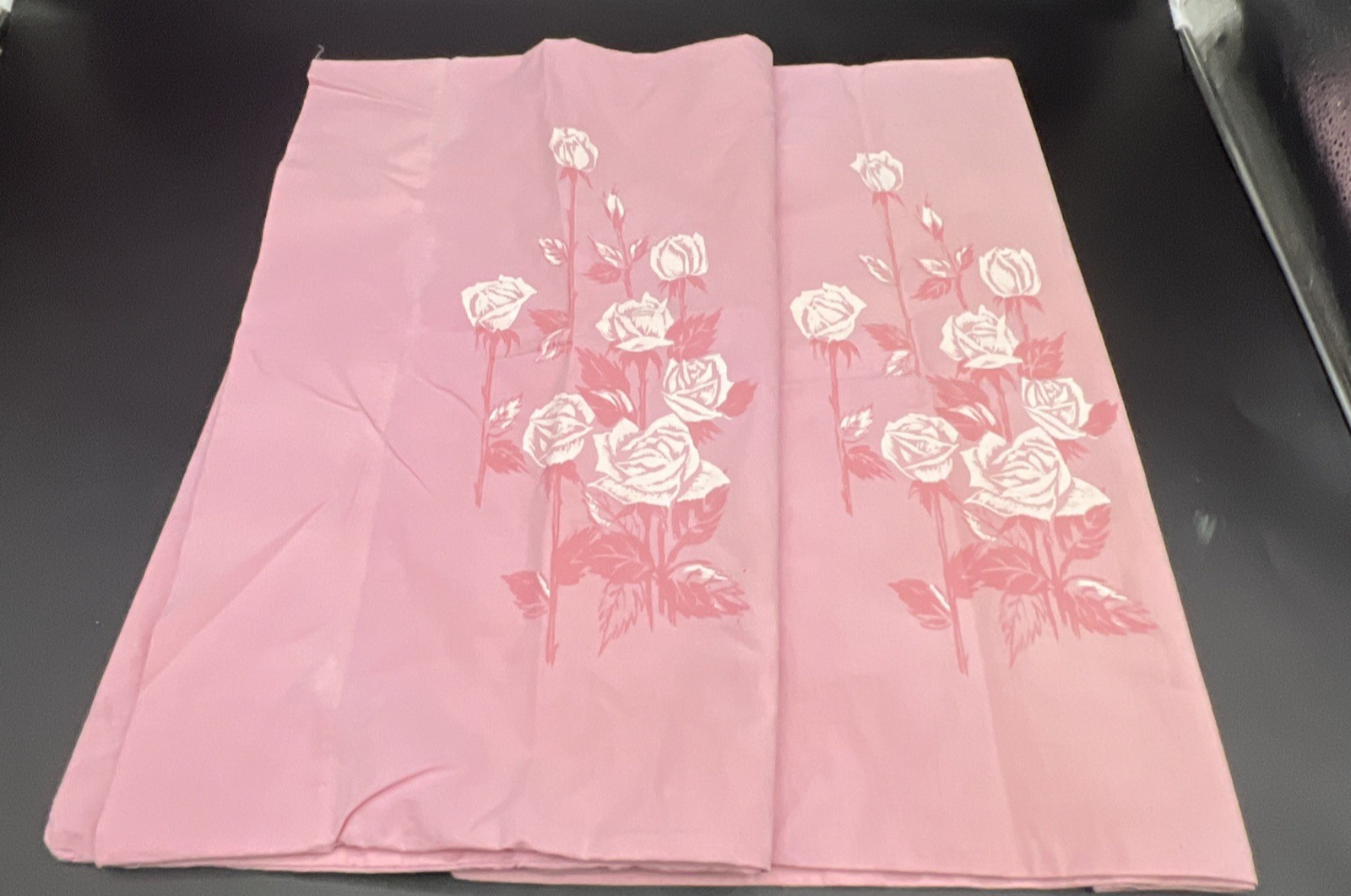 J.P. Stevens Utica-Mohawk 2 Pink Combed Percale Pillowcases 42 x 38 Marie