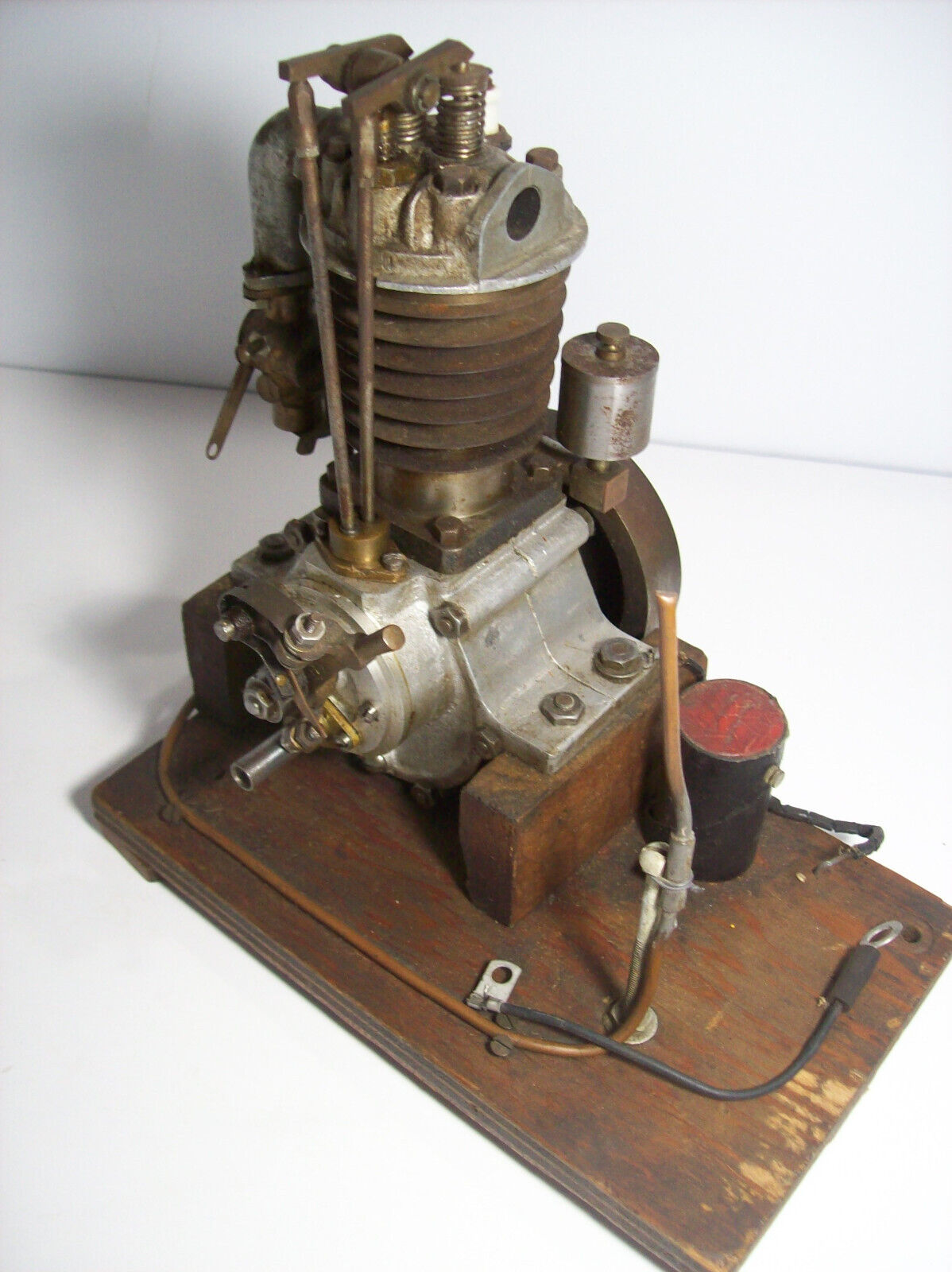 ELMER A. WALL MINATURE 1 HP 4-CYCLE GAS ENGINE, 1931-1948, Complete