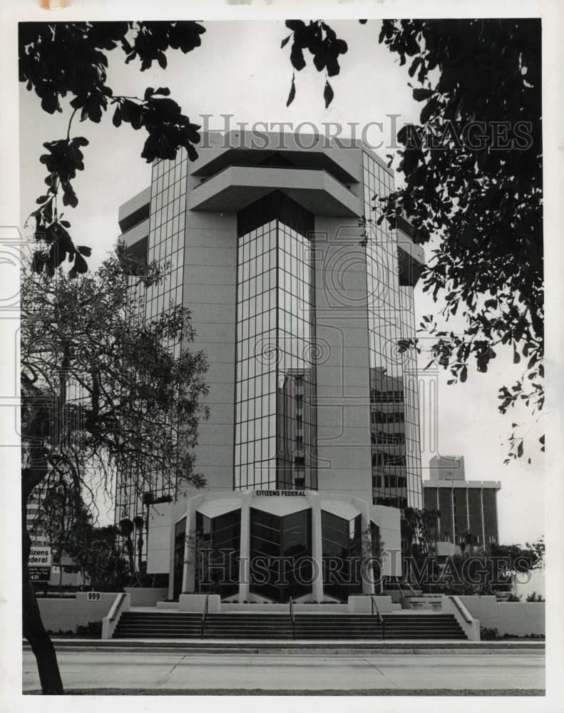 1975 Press Photo Savings and Loan Citizen's Federal new building - lry17364