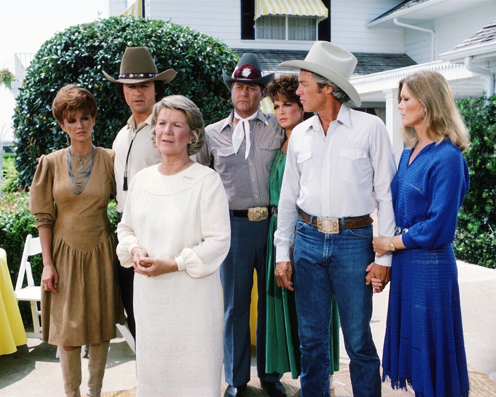 Dallas Miss Ellie Pam Bobby J.R. Sue-Ellen Ray & Donna at Southfork 4x6 photo
