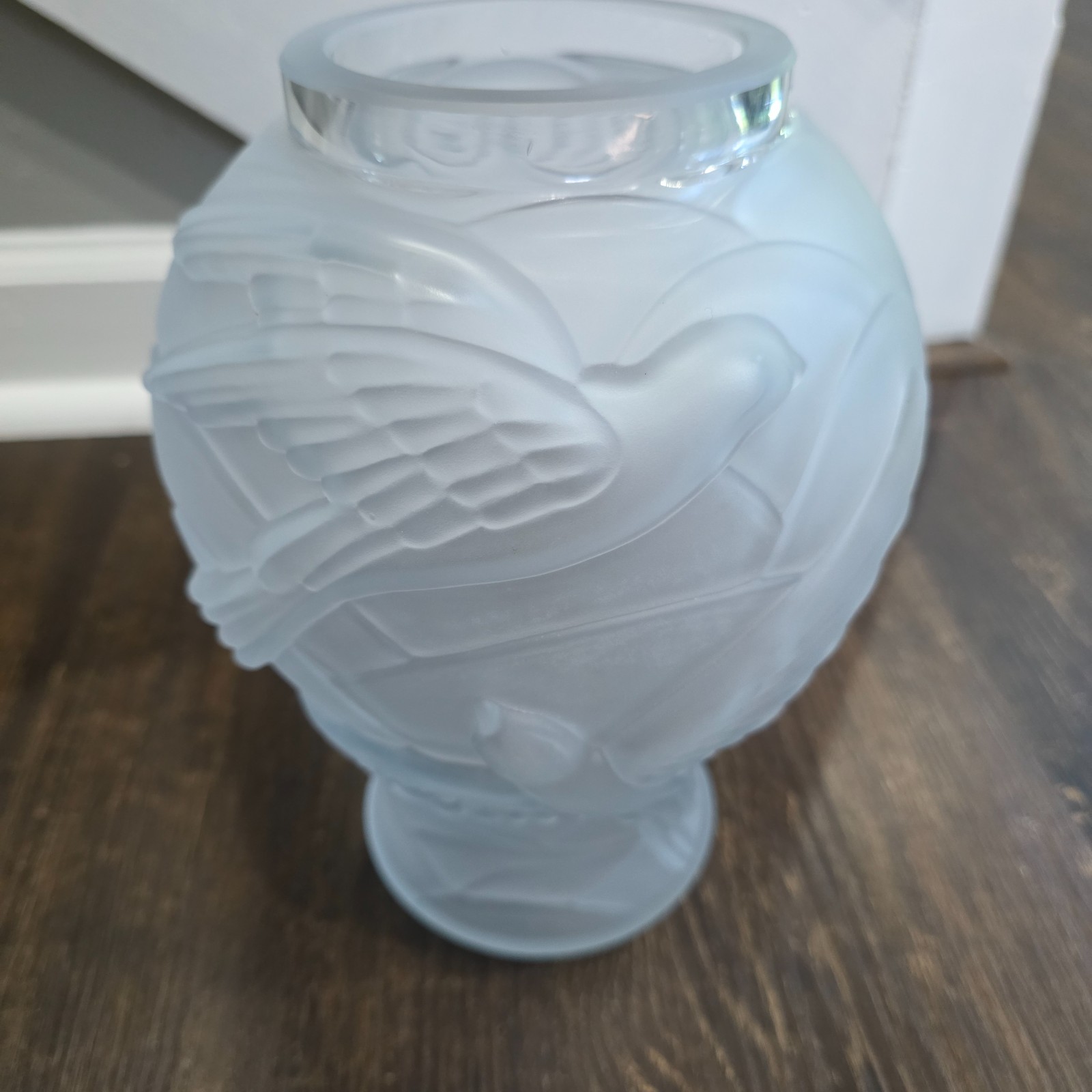 Vintage JOSEF INWALD BAROLAC Swallows in Flight Birds Frosted Vase Lead Crystal