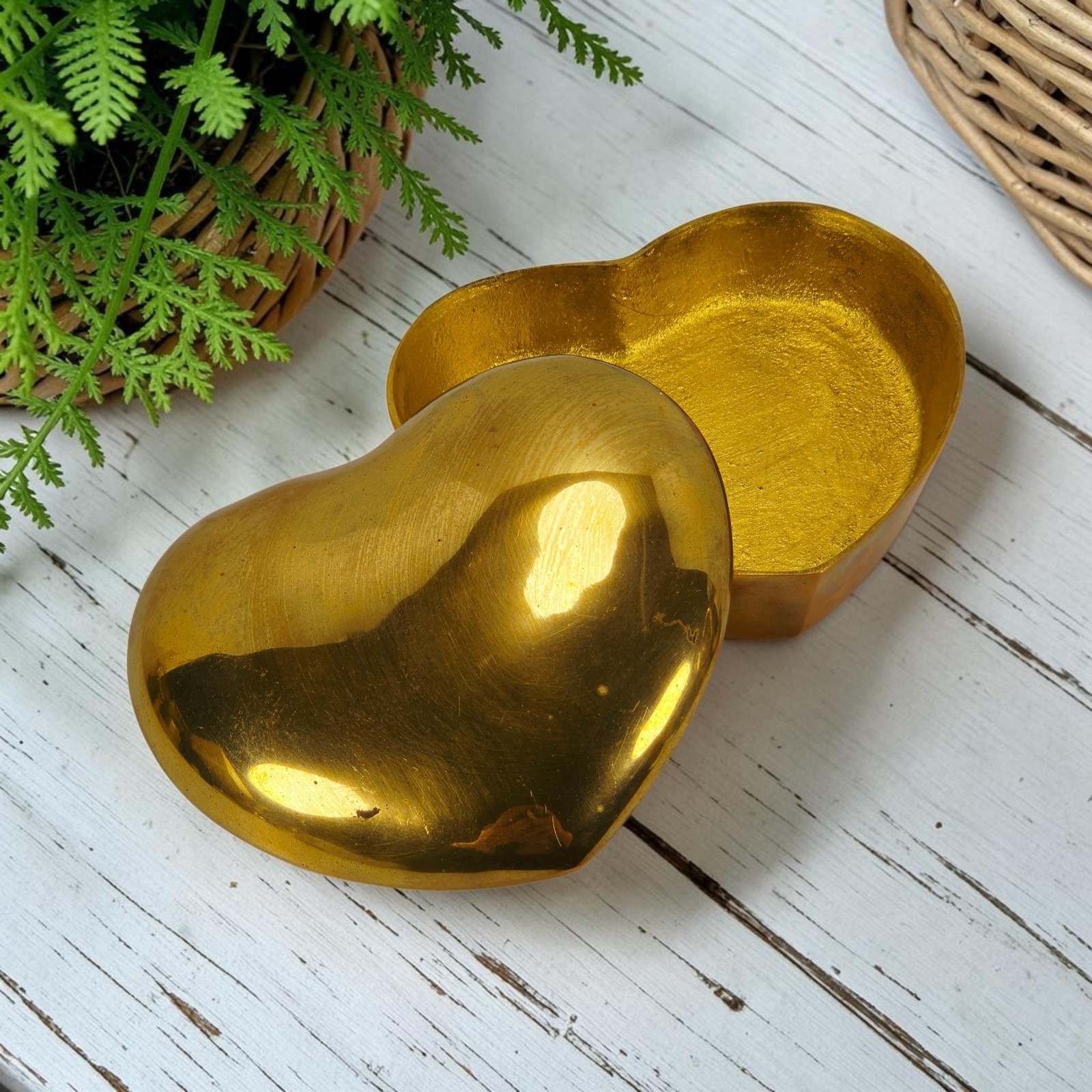 VTG Solid Brass Warm Gold Puffy Heart Lidded Trinket Jewelry Box Korea 4.25\ VTG Solid Brass Warm Gold Puffy Heart Lidded Trinket Jewelry Box Korea 4.25\