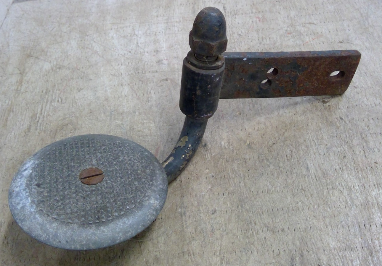 Antique Cast Iron Buggy Carriage Foot Step Plate Round 5\