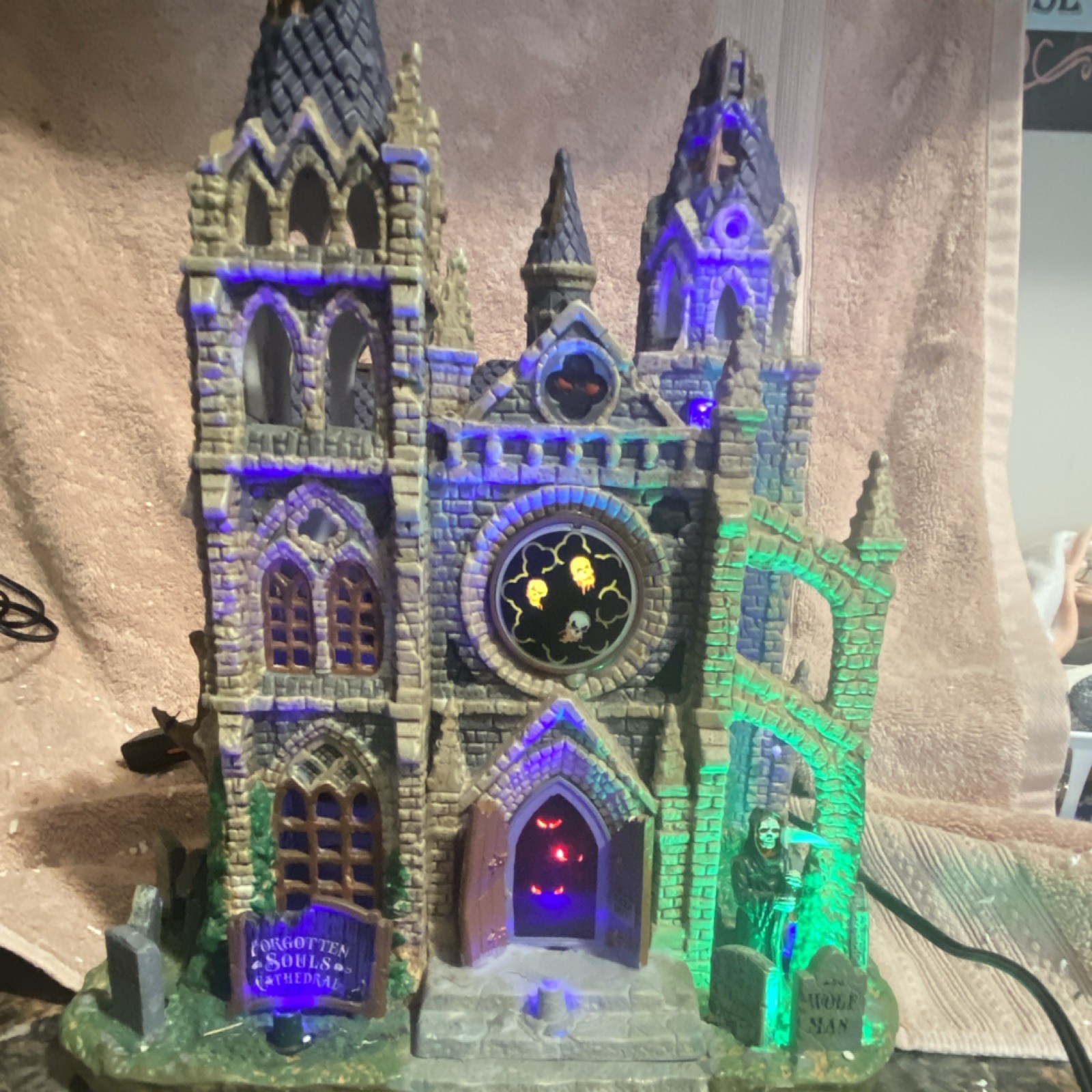 SUPER RARE AND HARD TO FIND MIB Lemax Spooky Town Forgotten Souls Cathedral