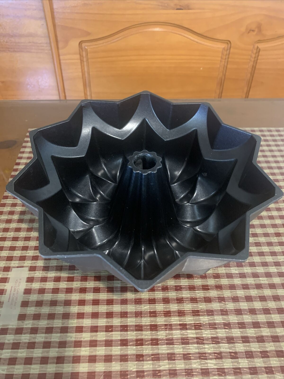 Nordic Ware Star Bundt Cake Pan 10 Cup Heavy Cast Aluminum Black Non Stick