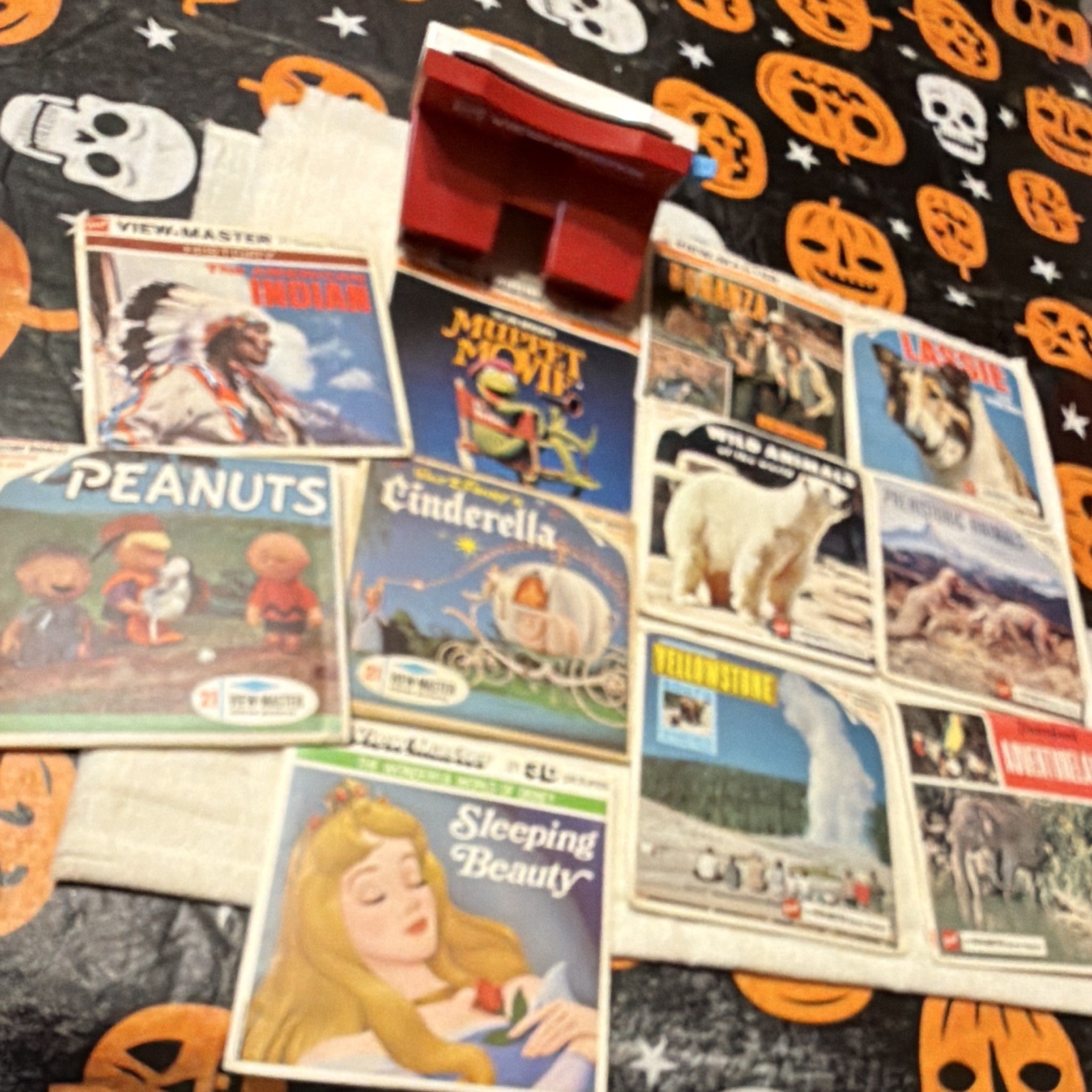 GAF Vintage View-Master with Many Original Reels and Sleeves GAF Vintage View-Master with Many Original Reels and Sleeves