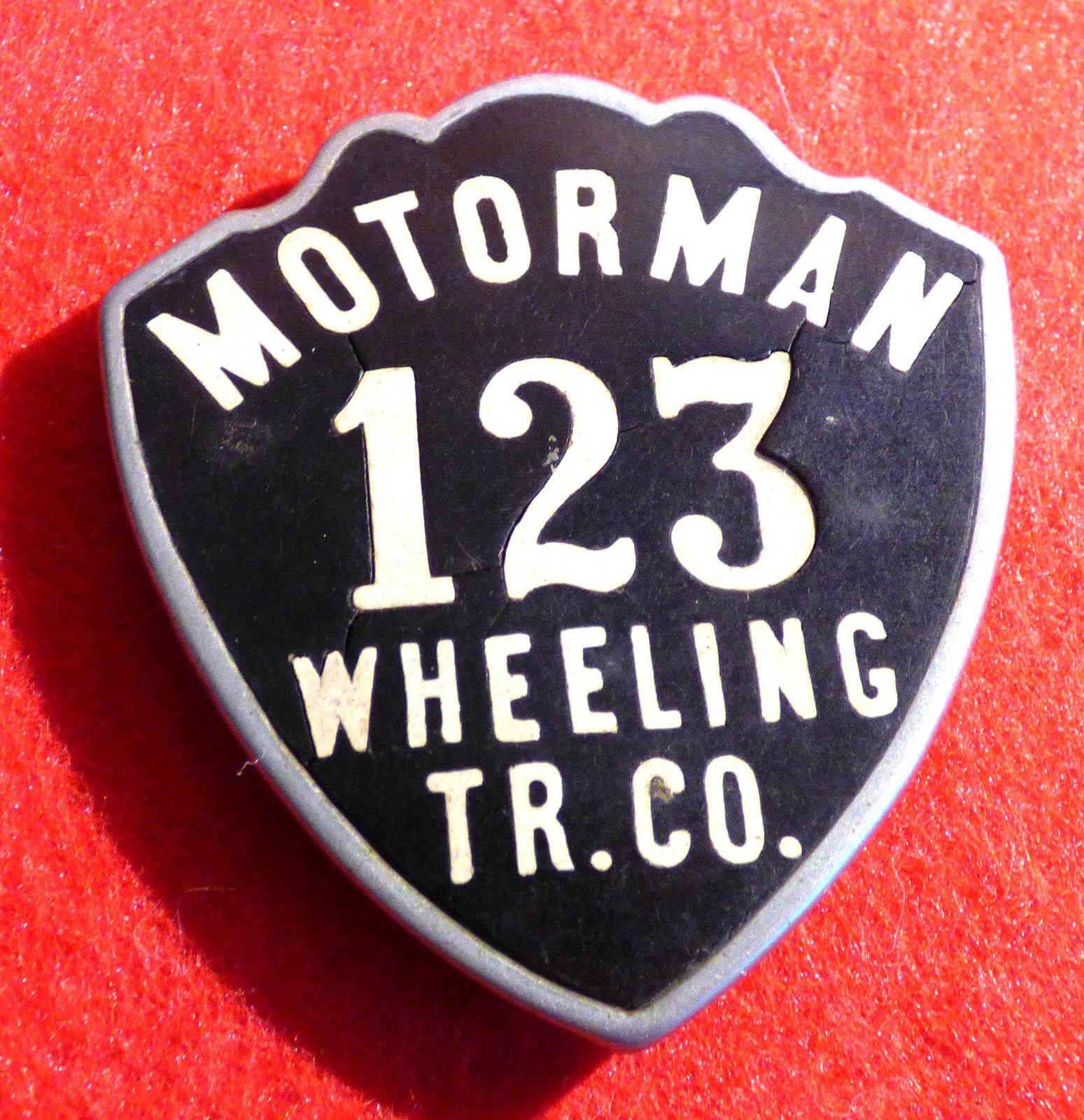 WHEELING TRACTION CO STREET CAR TROLLEY BADGE MOTORMAN #123 EARLY 1900s ERA