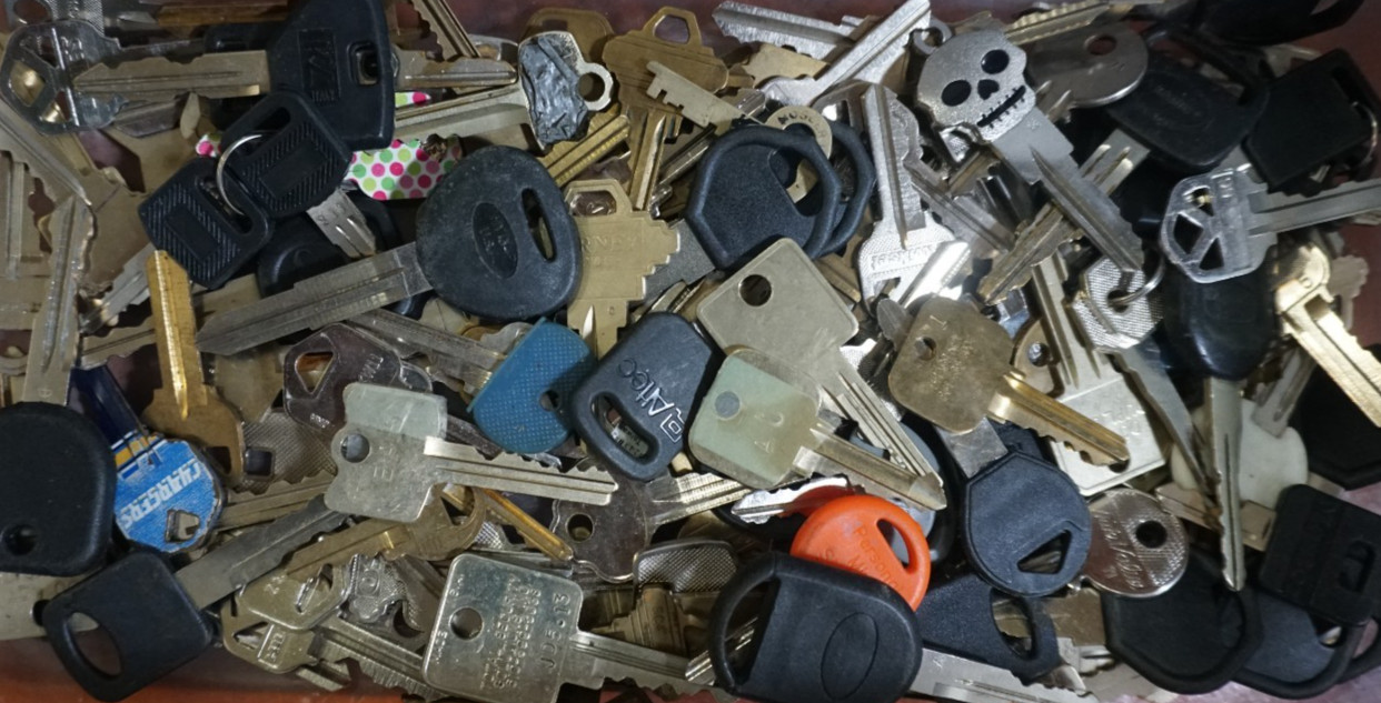 Nice lot of keys 3 LBS
