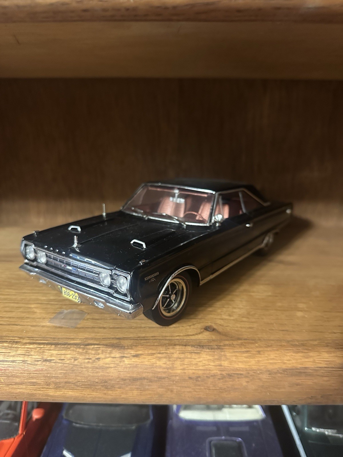 Highway 61 Diecast Promotions 1/18 1:18 Scale Black 1967 Plymouth GTX Hemi Car