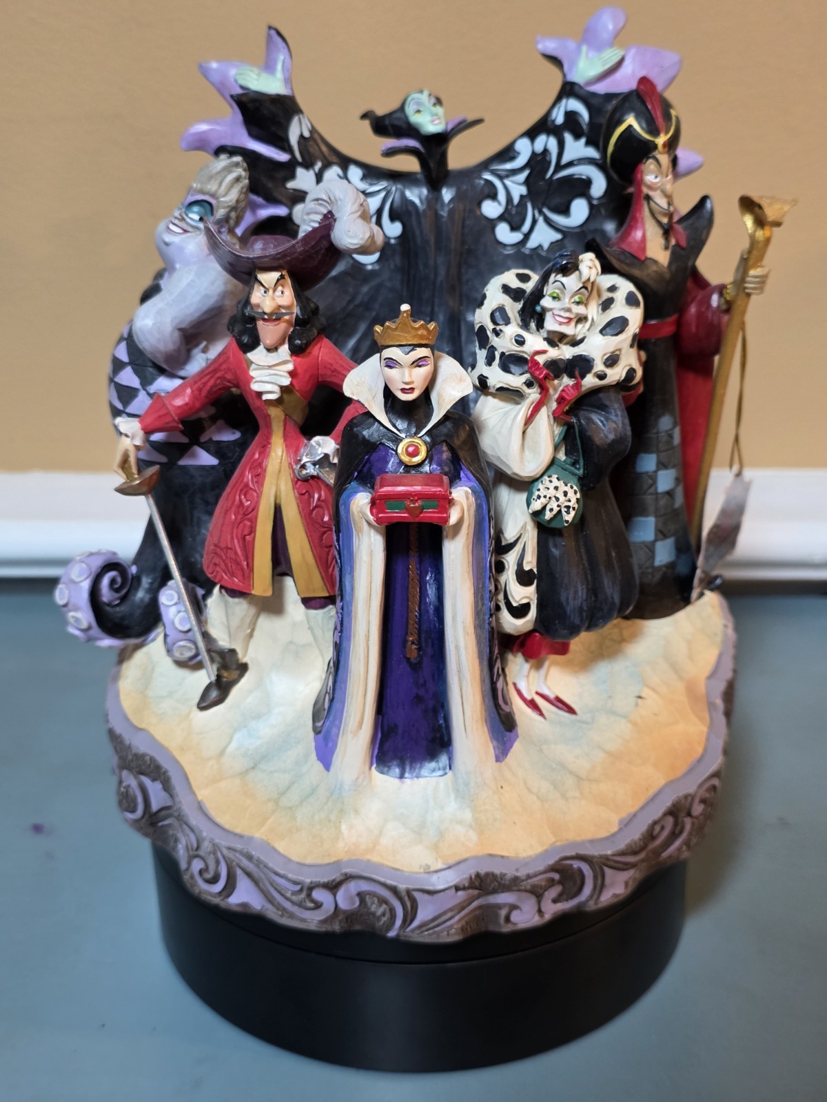 Jim Shore Disney Traditions Villains “Mischief, Malice and Mayhem” #6010880 Jim Shore Disney Traditions Villains “Mischief, Malice and Mayhem” #6010880