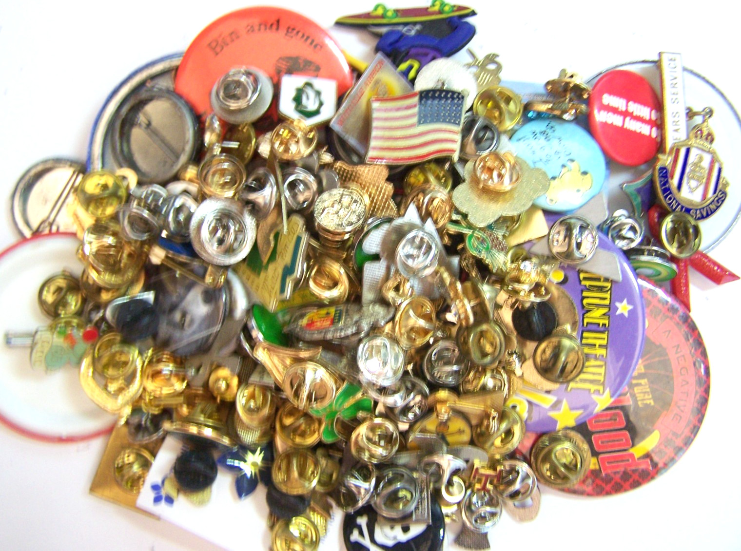 A Varied Job lot of Over 120 Mixed Pin Badges / Button Badges / Lapel Pins