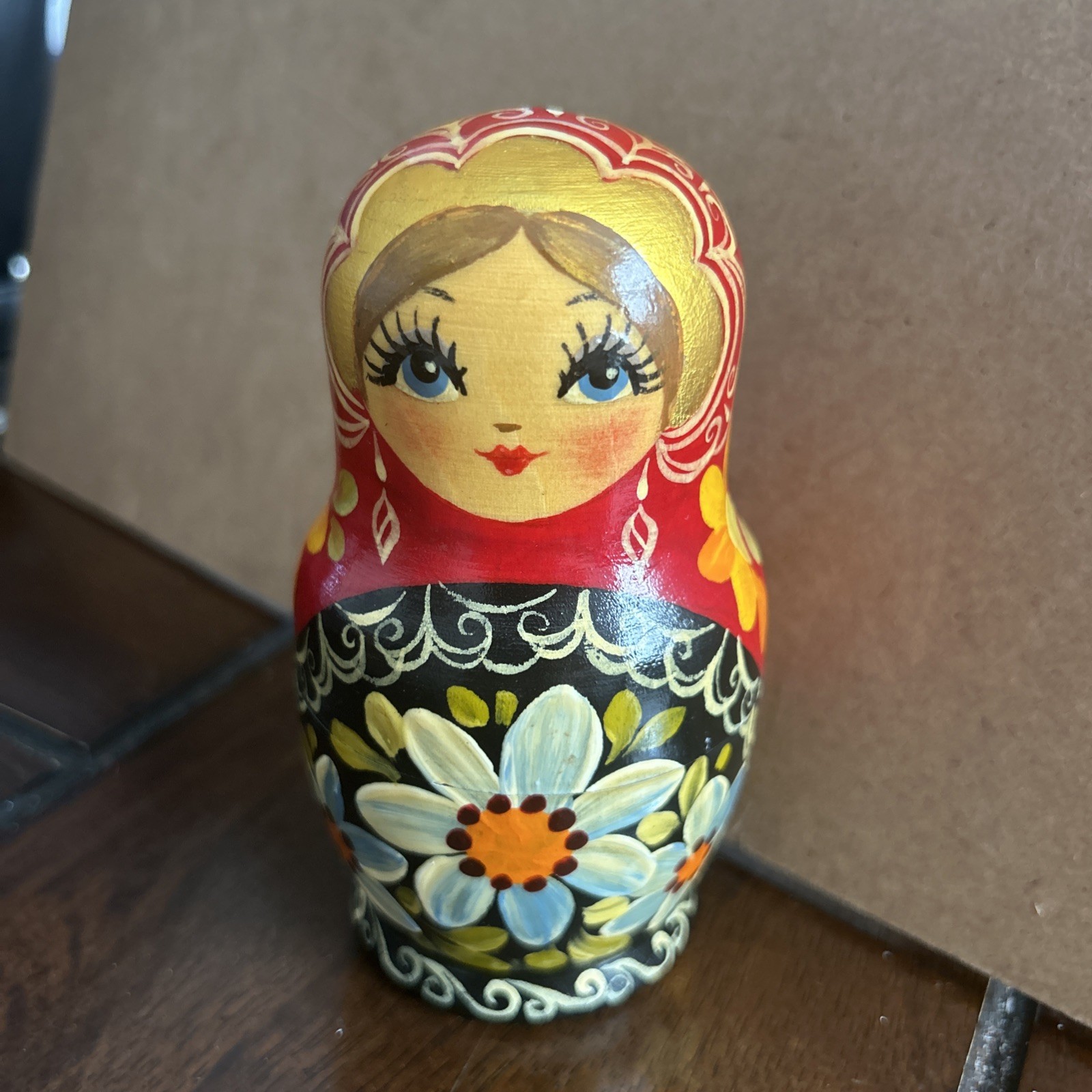 Vintage Nesting Dolls 5 PC