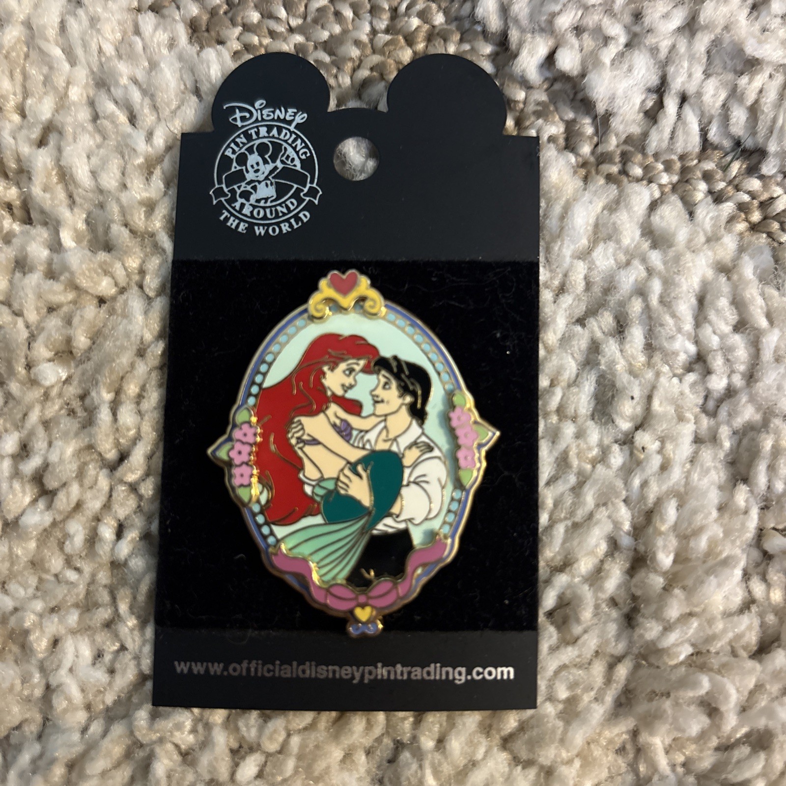 VTG Disney Princess Couple Pin Oval Frame The Little Mermaid Ariel & Eric