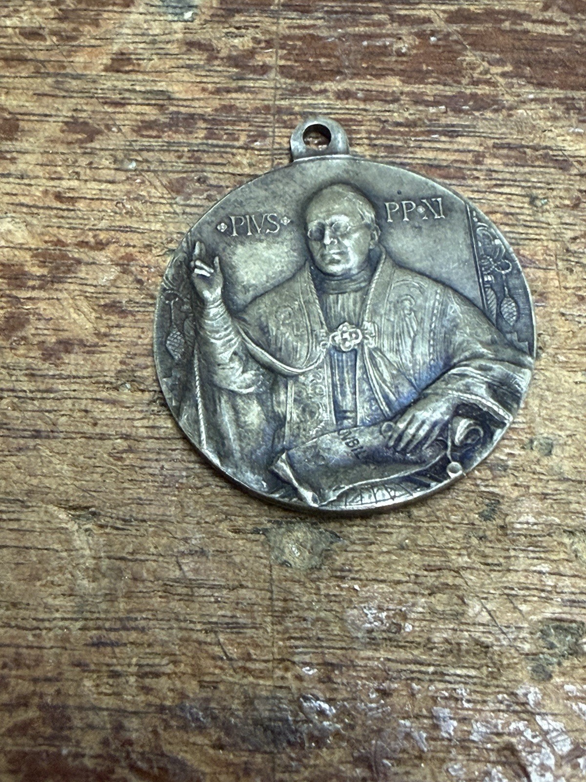 ANTIQUE 1925 POPE PIUS JUBILEE YEAR ST PETER\'S BASILICA STERLING SILVER MEDAL