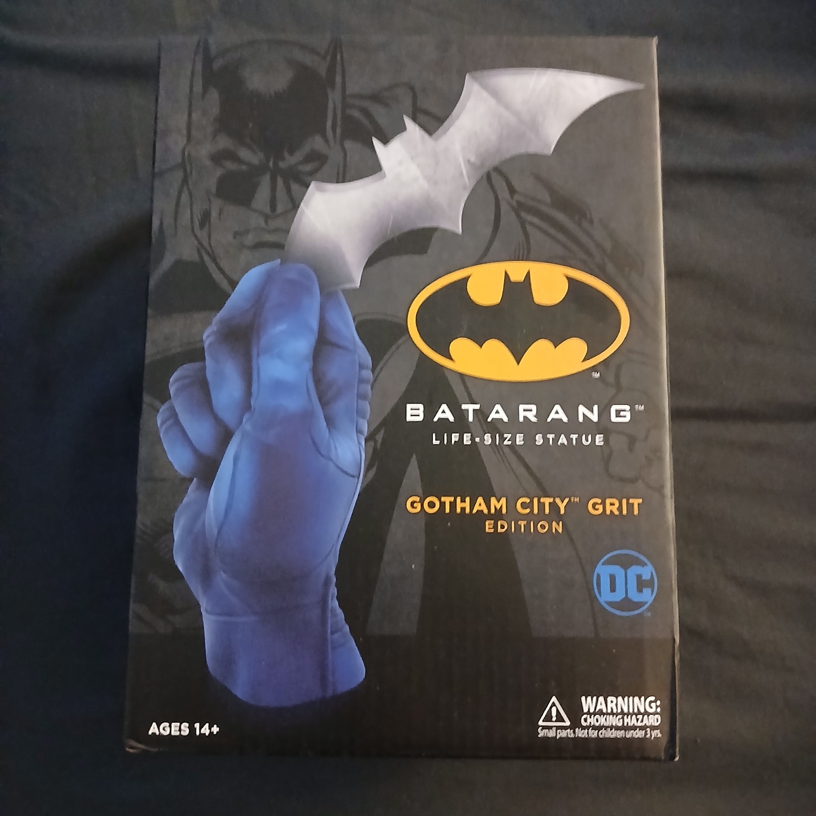 DC CRYPTOZOIC ENTERTAINMENT Batman Batarang Life-Size Statue Gotham Grit NIB