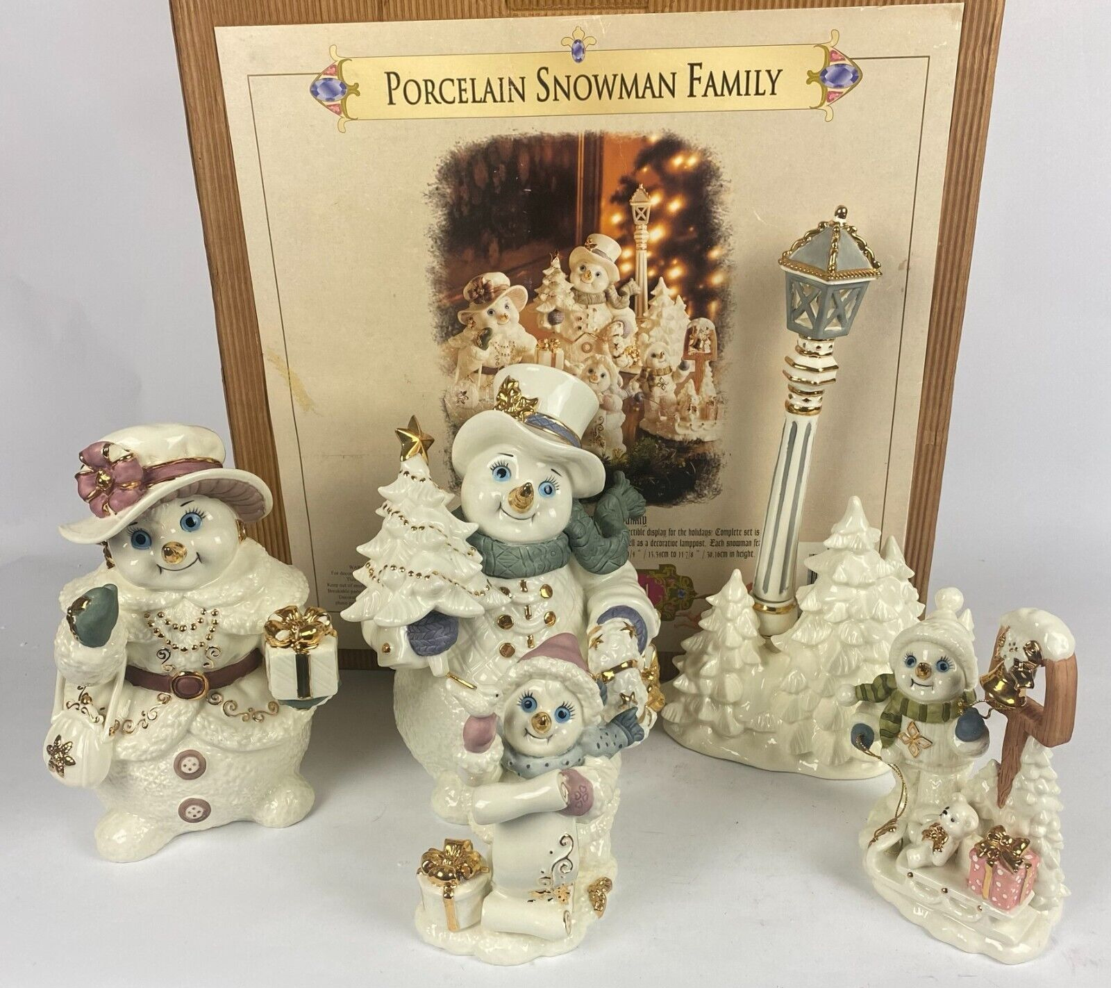 Porcelain Snowman Family Grandeur Noel Collectors Edition 2001 Christmas Holiday