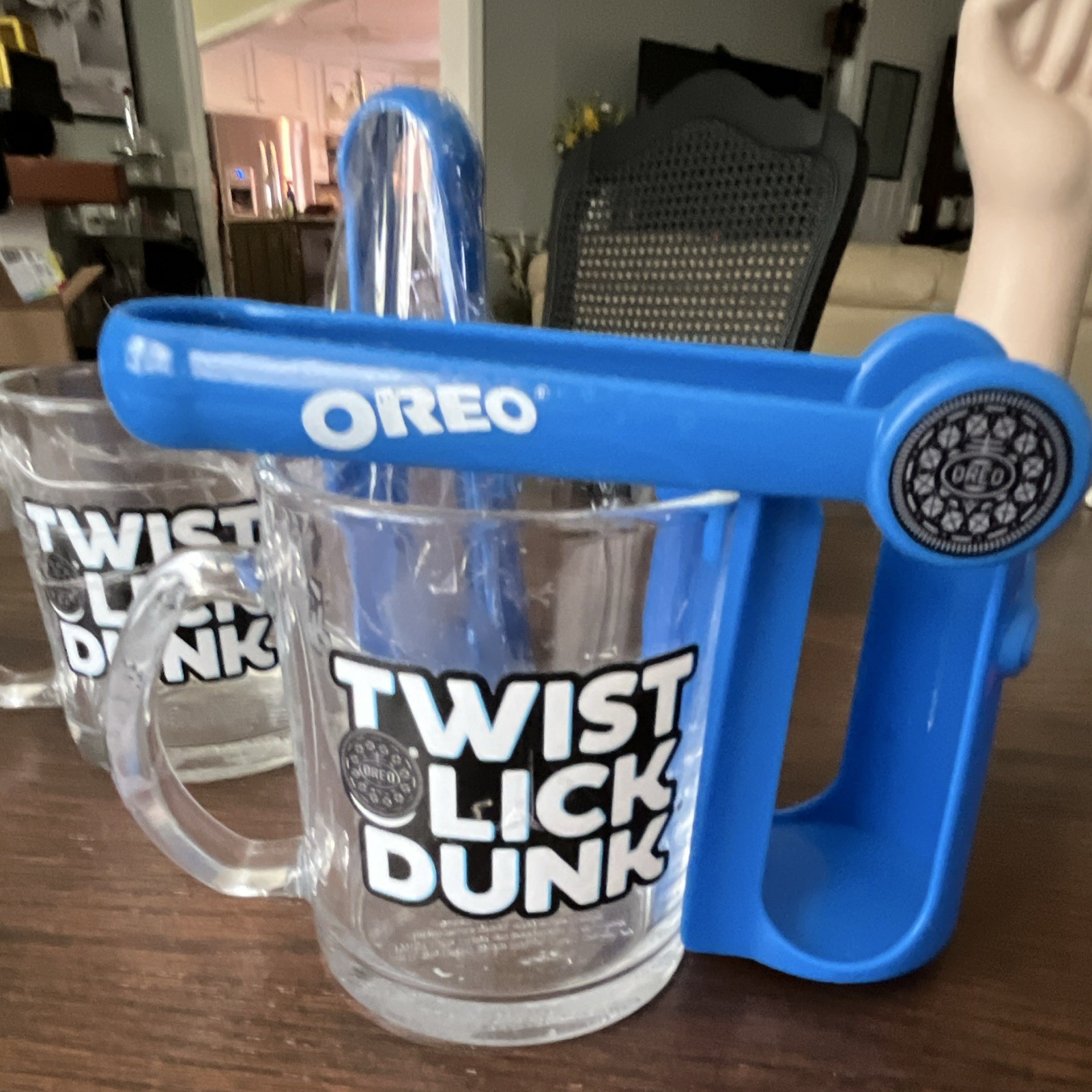 Oreo Twist Lick Dunk Clear Glass Mug Set w/ Blue Dunking Holder