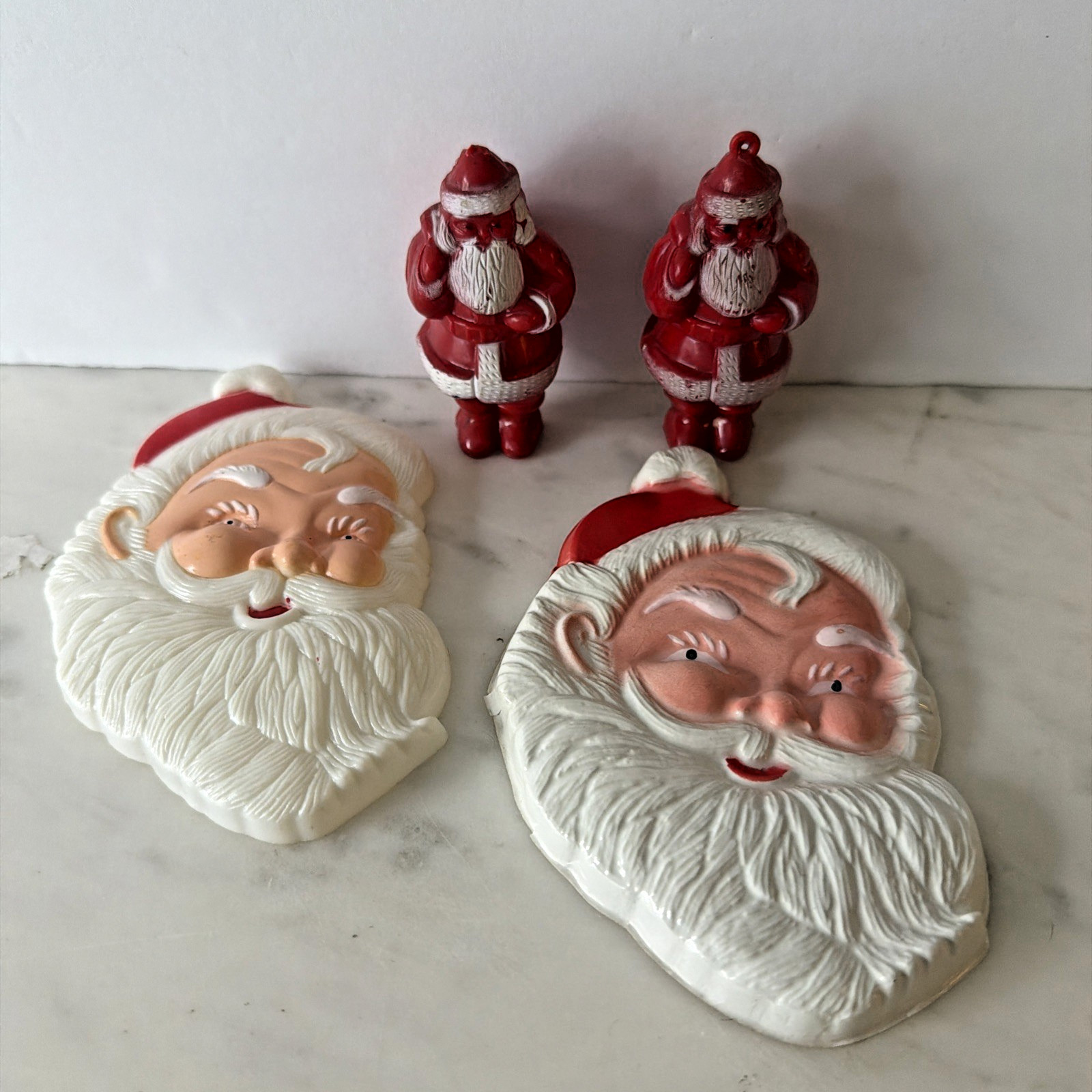 VTG 1950s/1960s Christmas Plastic Lot 2 Santa Candy Containers & 2 Cake Toppers