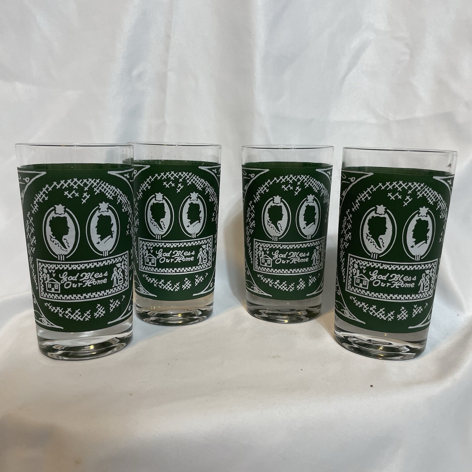 Vintage Royal Glassware Colonial Homestead Green + White 8 oz Tumbler- Set of 4
