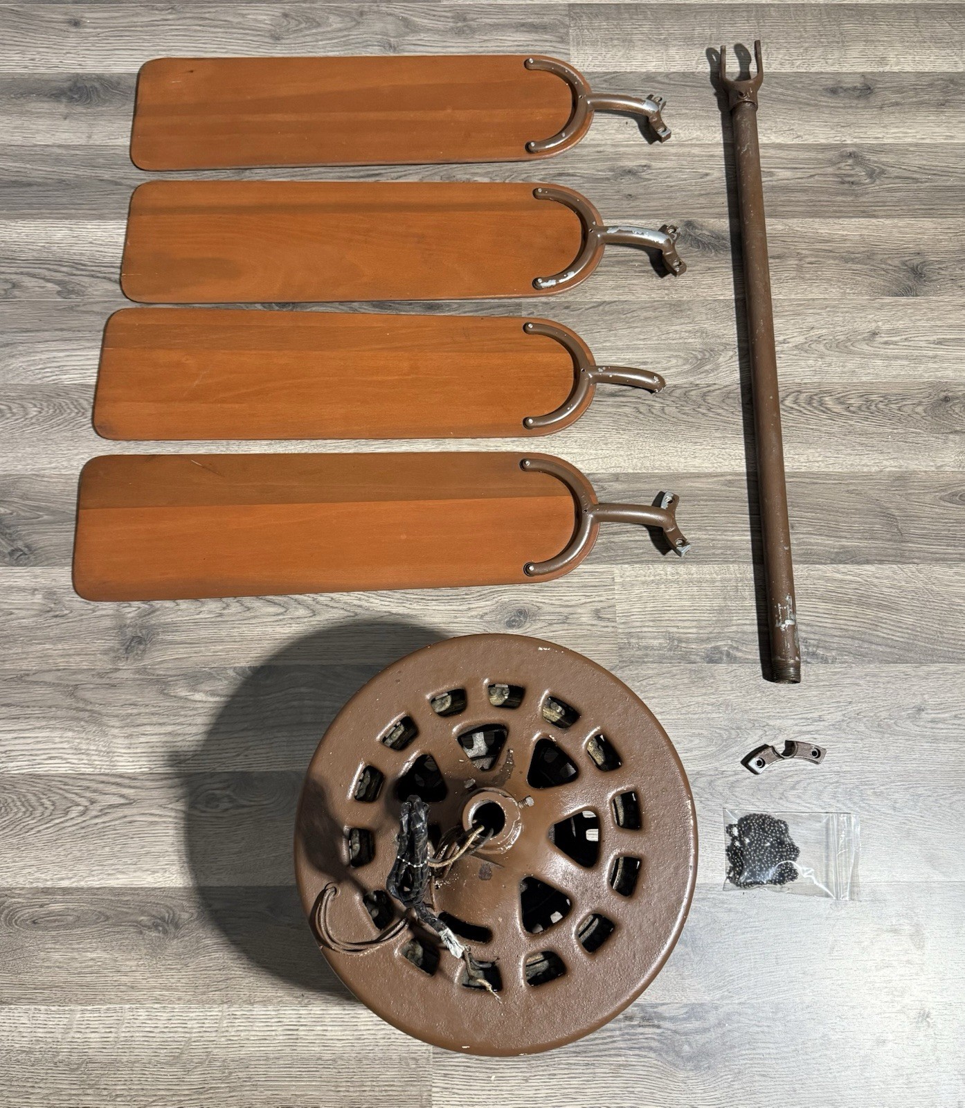 Antique Hunter 52 Antique Hunter 52