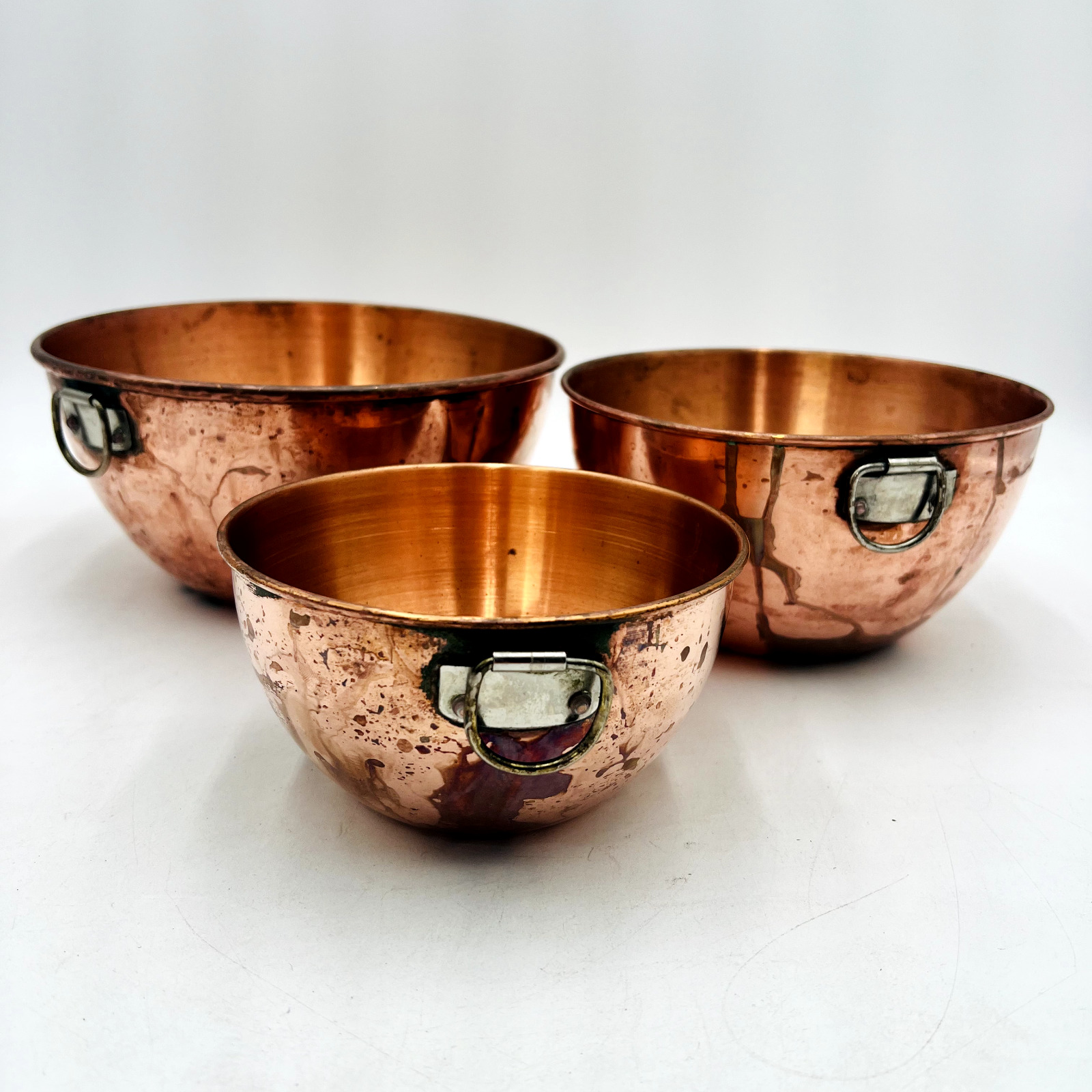 3 Vintage Copper Mixing Nesting Bowls With Brass Ring Handles 8-7-5.5 Inches