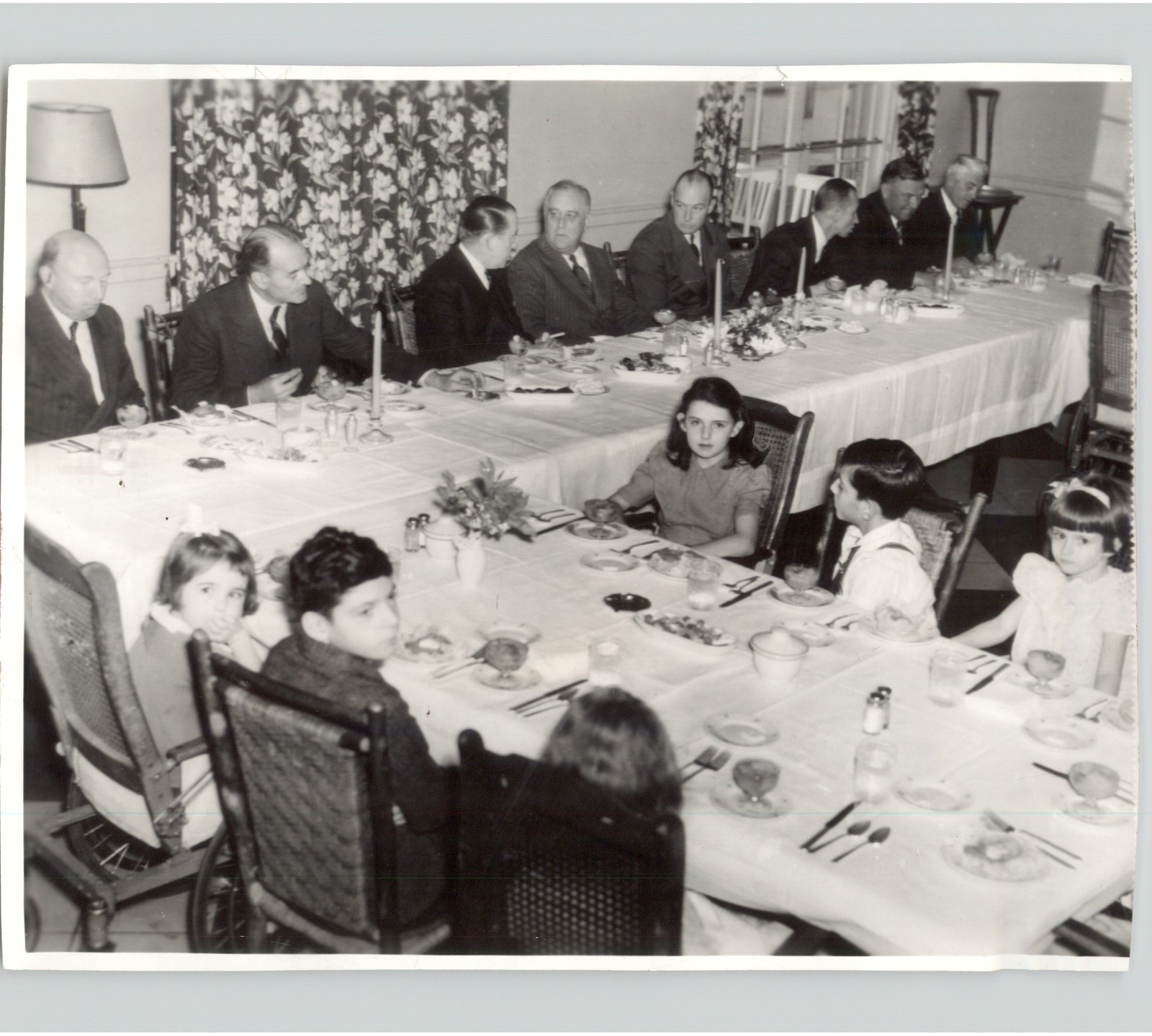 FDR Dines with Paralysis Patients Warm Springs Foundation 1940 Press Photo
