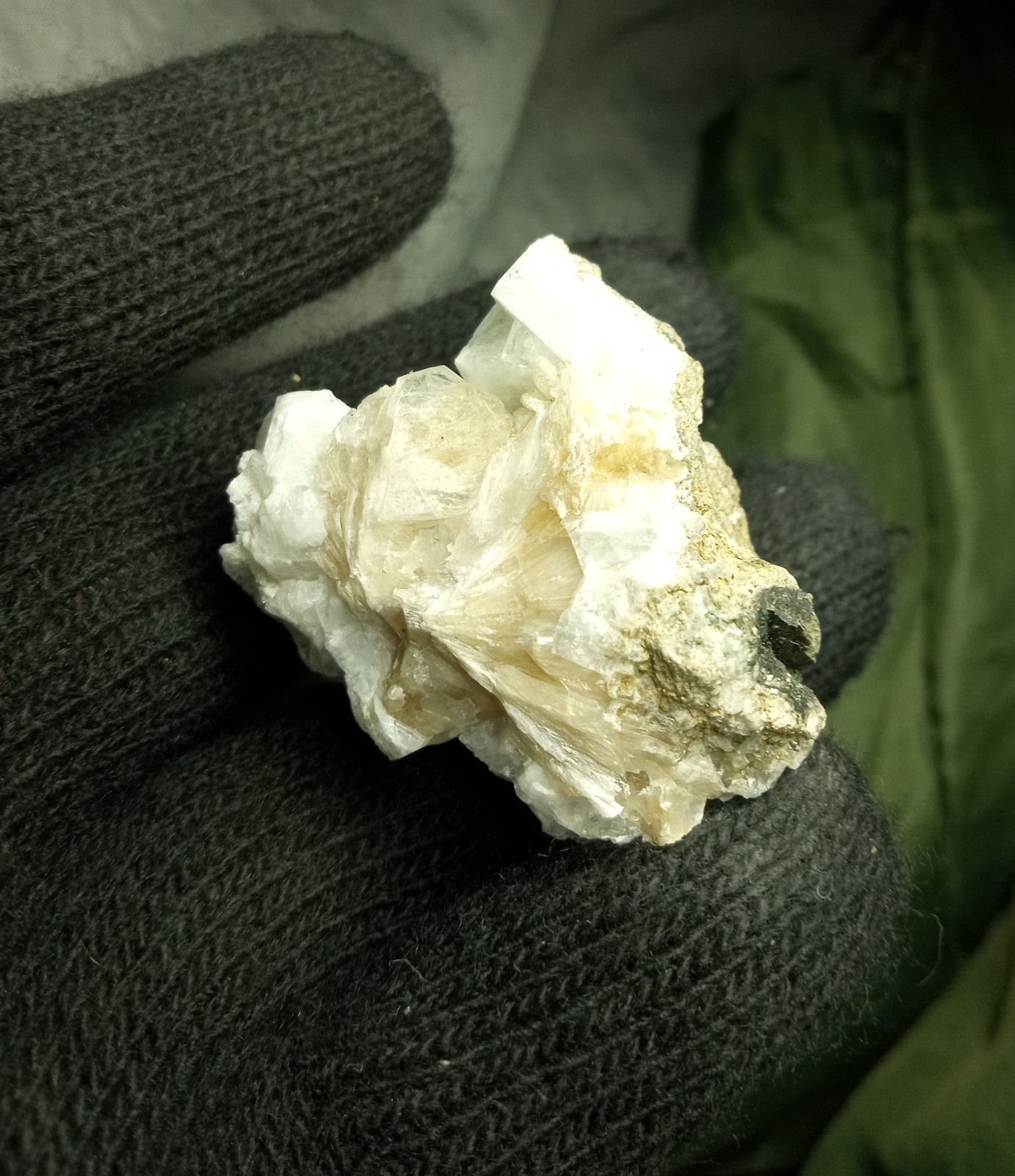 Old Collection Chabazite w Hematite from New Street Quarry Patterson New Jersey