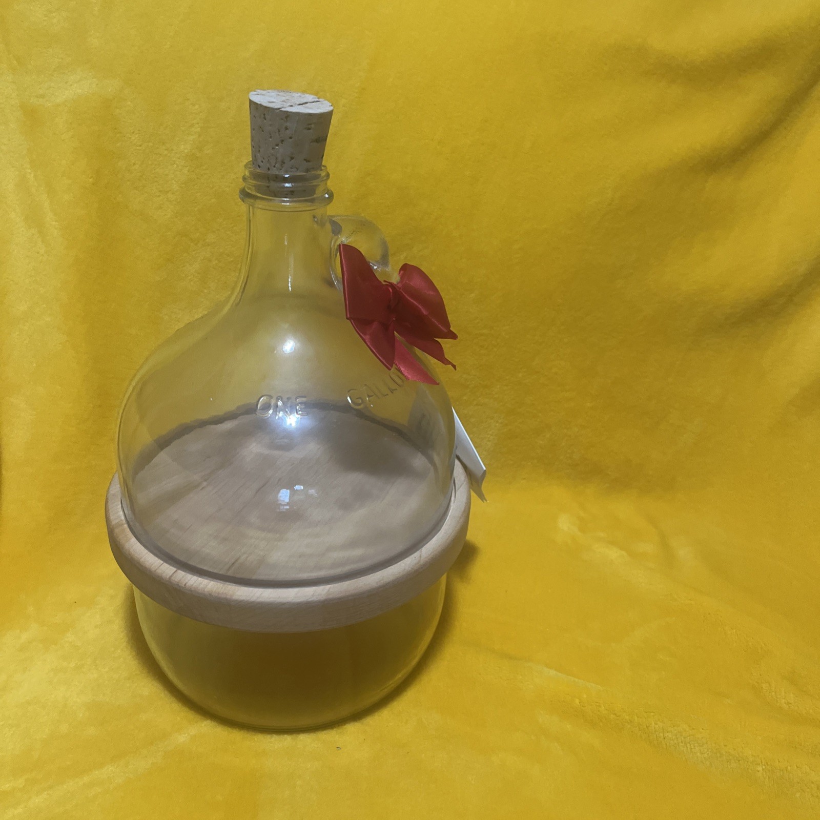 1980 The Cheese Bottle 1 Gallon Cut Glass Cheese And Cracker Serving Set NEW 1980 The Cheese Bottle 1 Gallon Cut Glass Cheese And Cracker Serving Set NEW