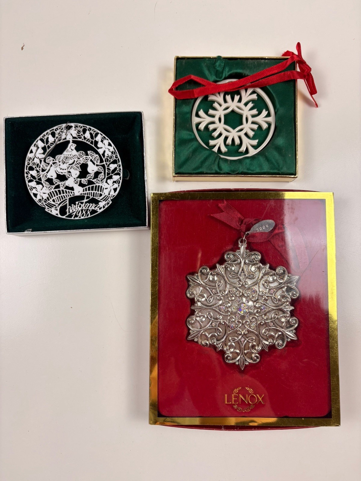 Lenox Annual 2004 Snowflake Christmas Tree Ornament 4” Porcelain Snowflake LUNT