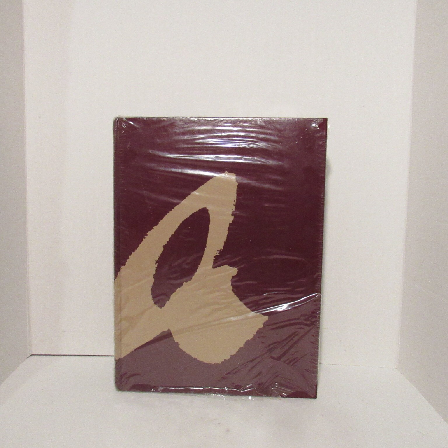 1982 Arbutus Indiana University Vol 89 Annual Yearbook, IU Bloomington, IN
