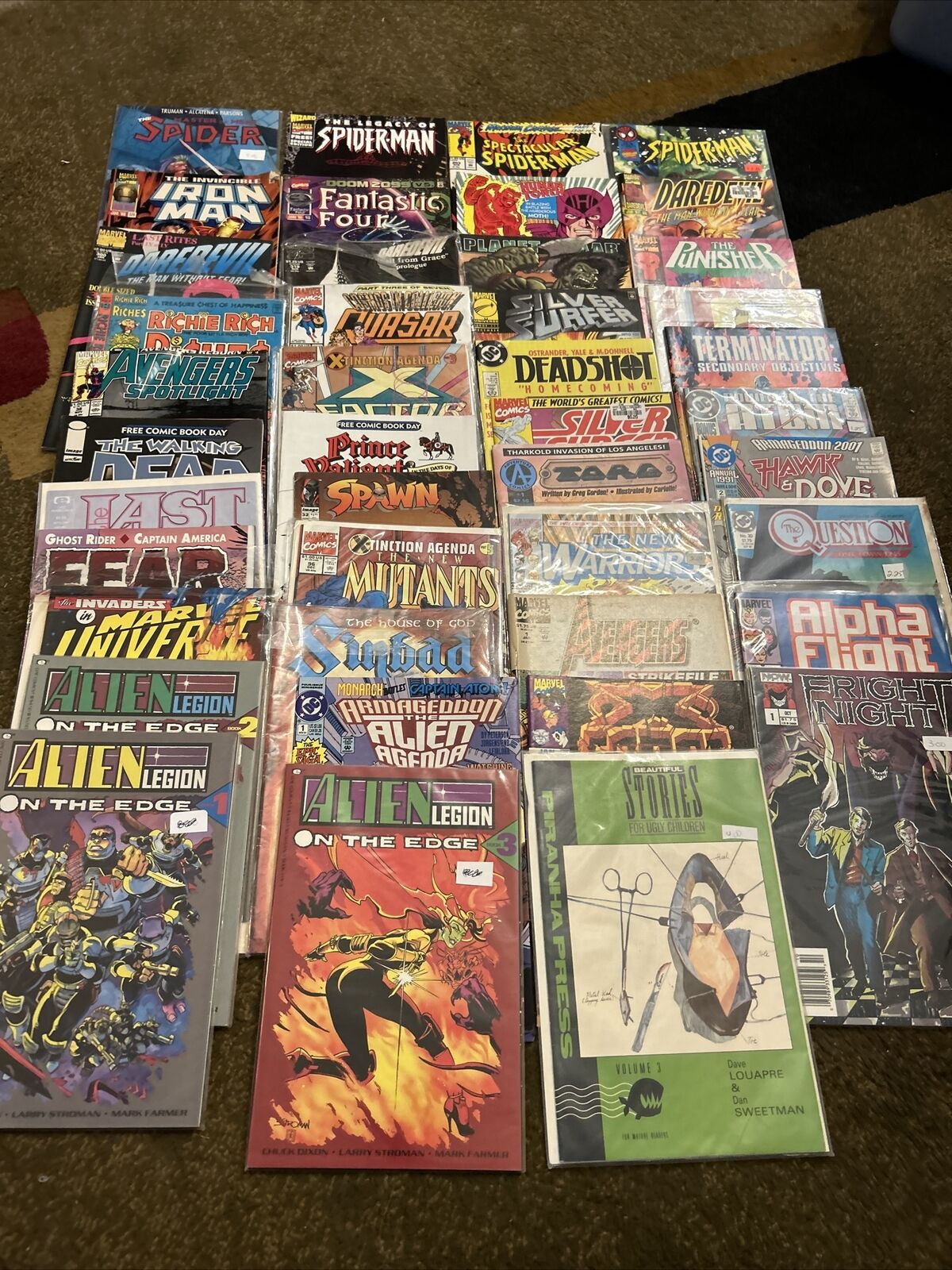 Massive Lot Of 90s Comics DC, Marvel, Walking Dead, Spiderman, Fantastic 4 Dared