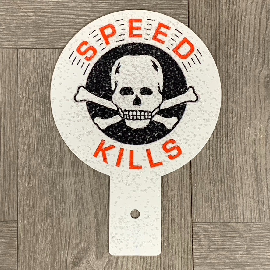 SPEED KILLS LICENSE PLATE TOPPER Flags Skull Crossbones Metal Reflective Smutz