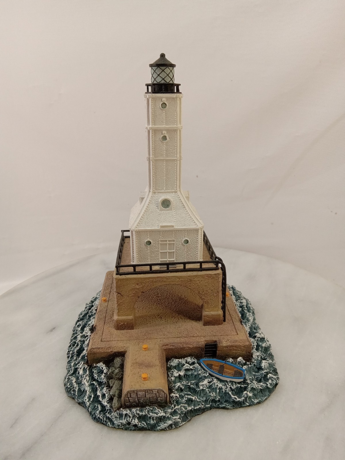 Harbour Lights Port Washington Breakwater Lighthouse Wisconsin HL373 #37/1200