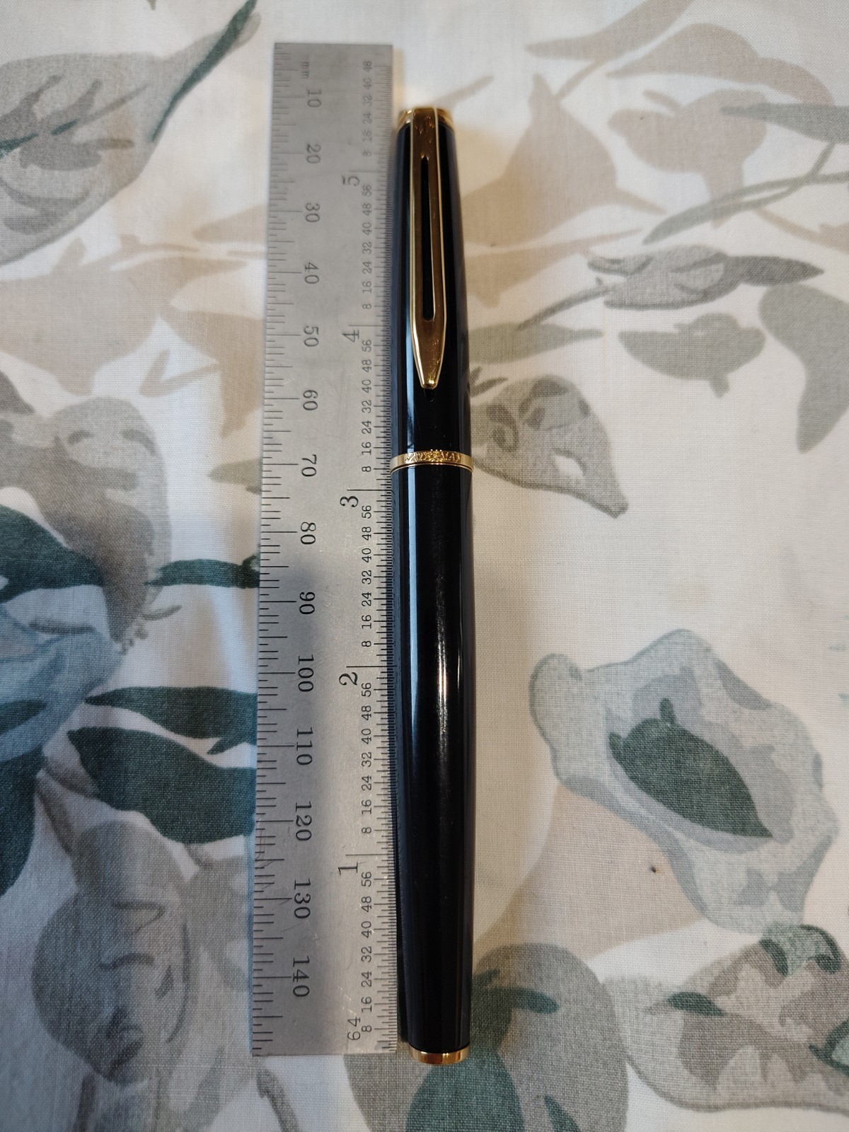 Waterman Hemisphere Glossy Metal Fountain Pen Gold Plated Fine Nib