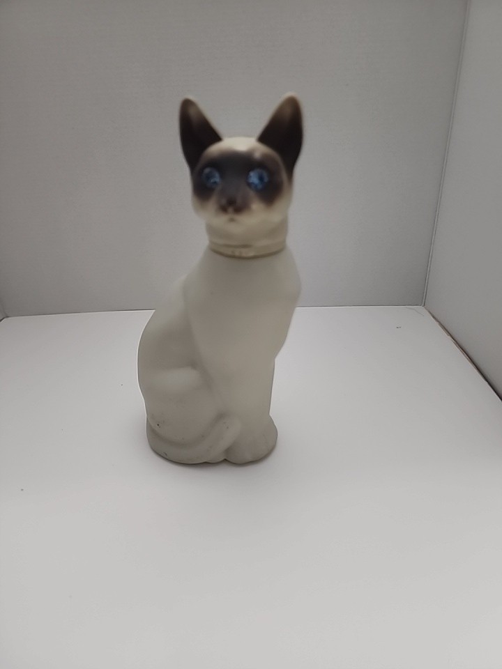 Vintage Avon Perfume Porcelain Siamese Cat Figurine with Blue Eyes Empty 
