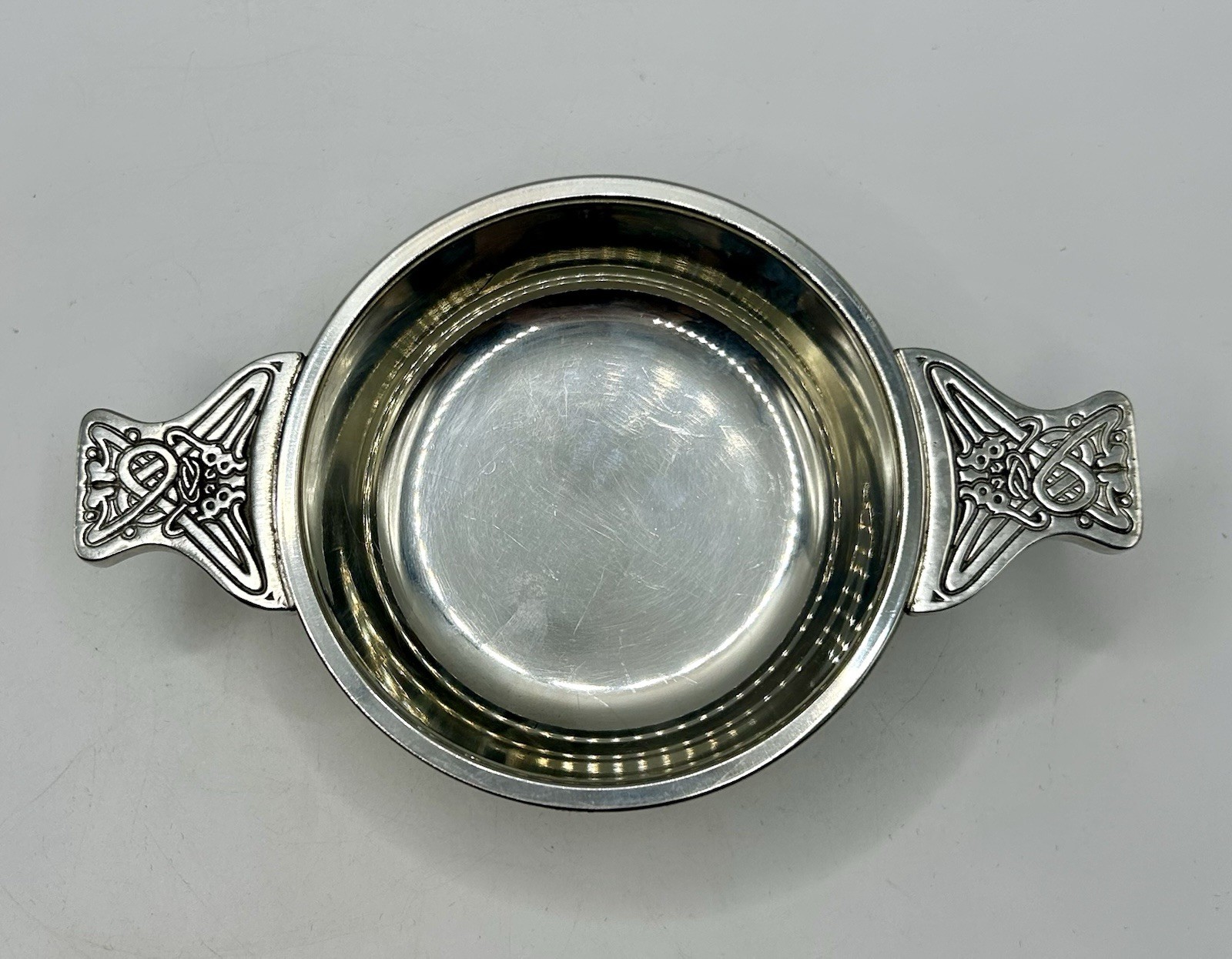 Vintage Scottish Pewter Quaich Bowl – Celtic Knot Handles, Rotary INT, NICE