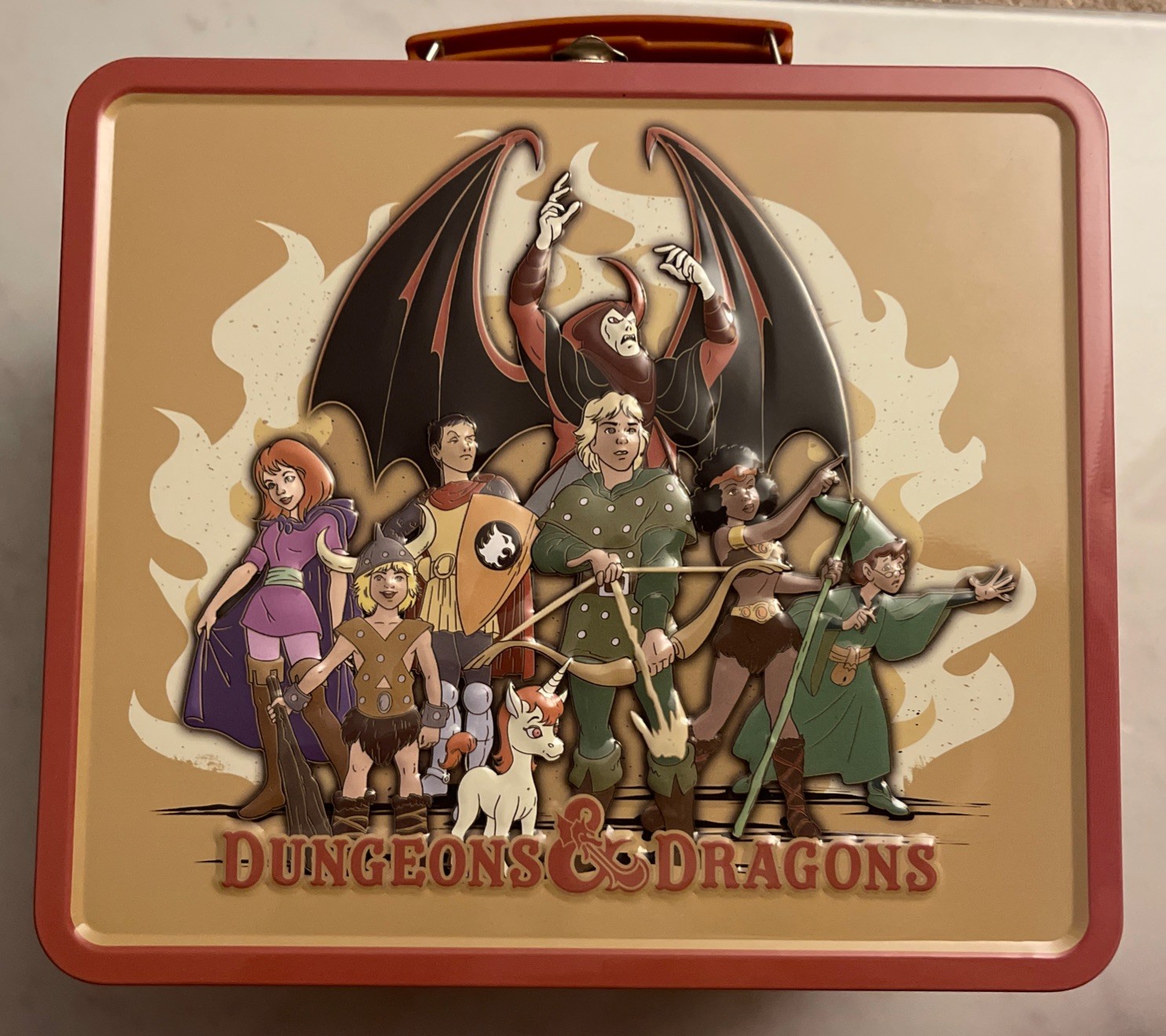 Surreal Entertainment Dungeons & Dragons Tin Titans lunchbox With Thermos