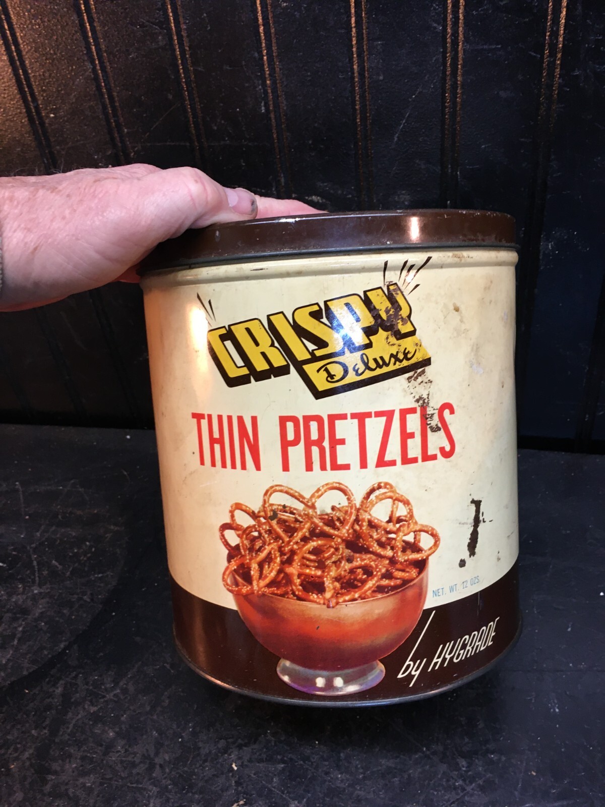 Vintage Crispy Deluxe Thin Pretzel Tin By Hygrade 12oz Size 7.5inx7in