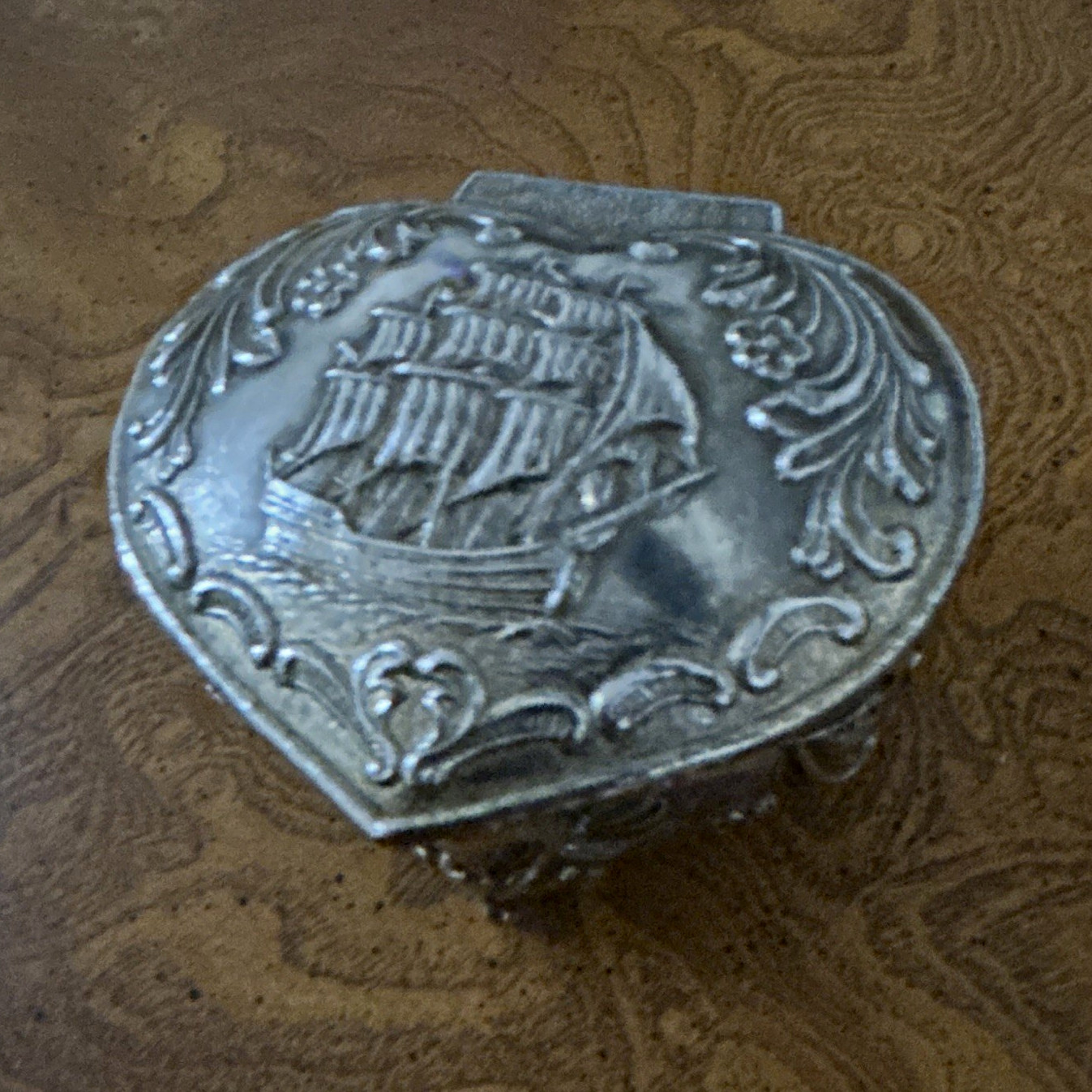 Vintage 1970s Footed Metal trinket  Box,  “my heart is with the sea” Japan 
