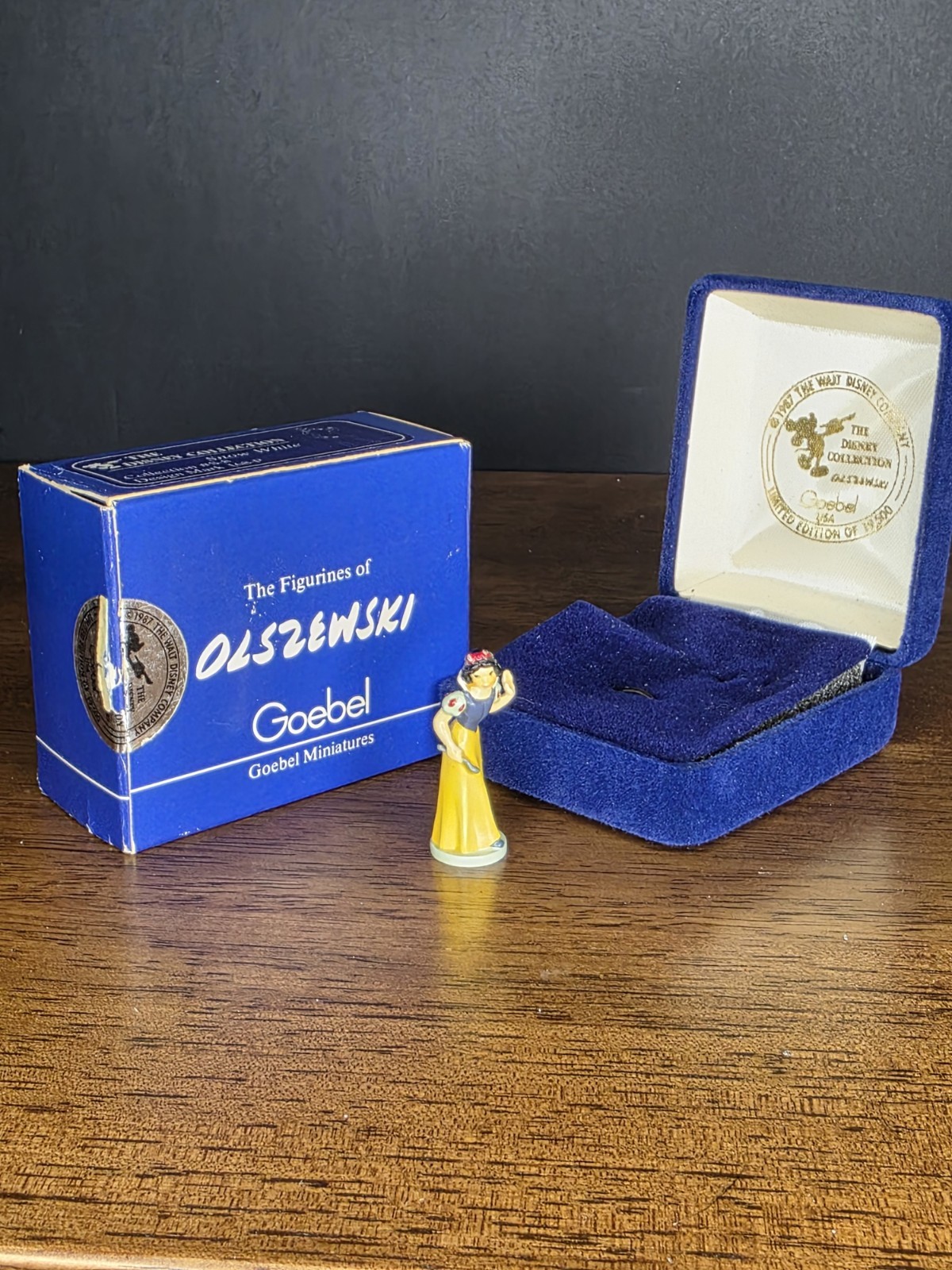 ​Vintage 1987 Goebel Olszewski Disney Snow White Miniature S-8 Limited Edition