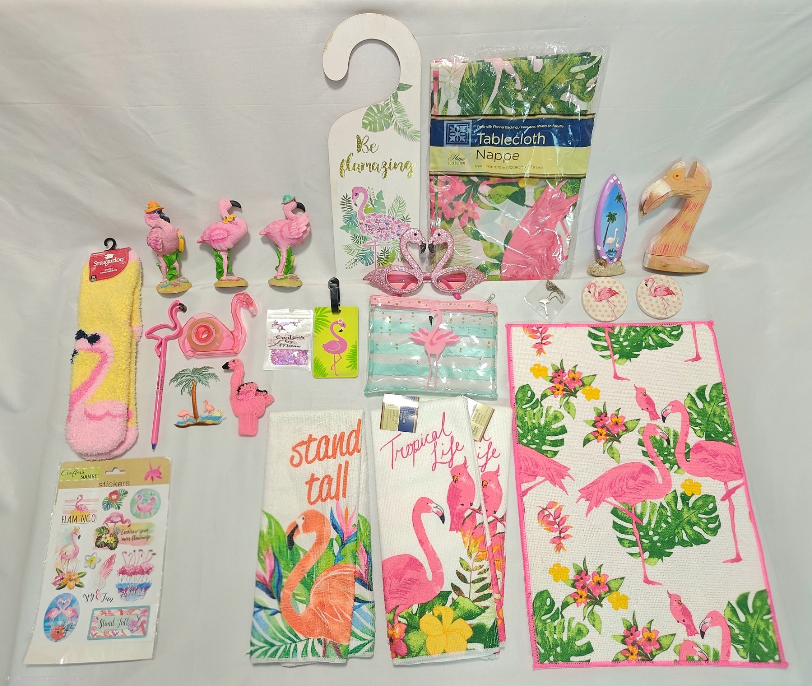 Collection of miscellaneous Flamingo-themed items, figures, Lot. Pre-owned