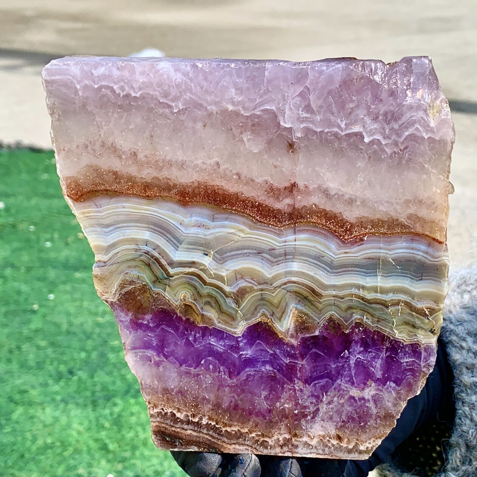 493G Natural and beautiful dreamy amethyst rough stone specimen